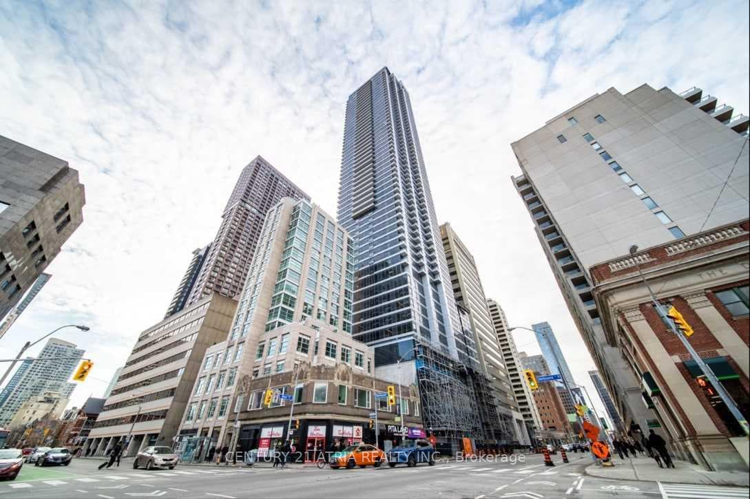 395 Bloor Street Unit 2011 photo 1