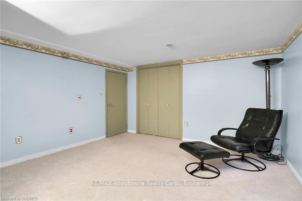 175 BANBURY Drive photo 35