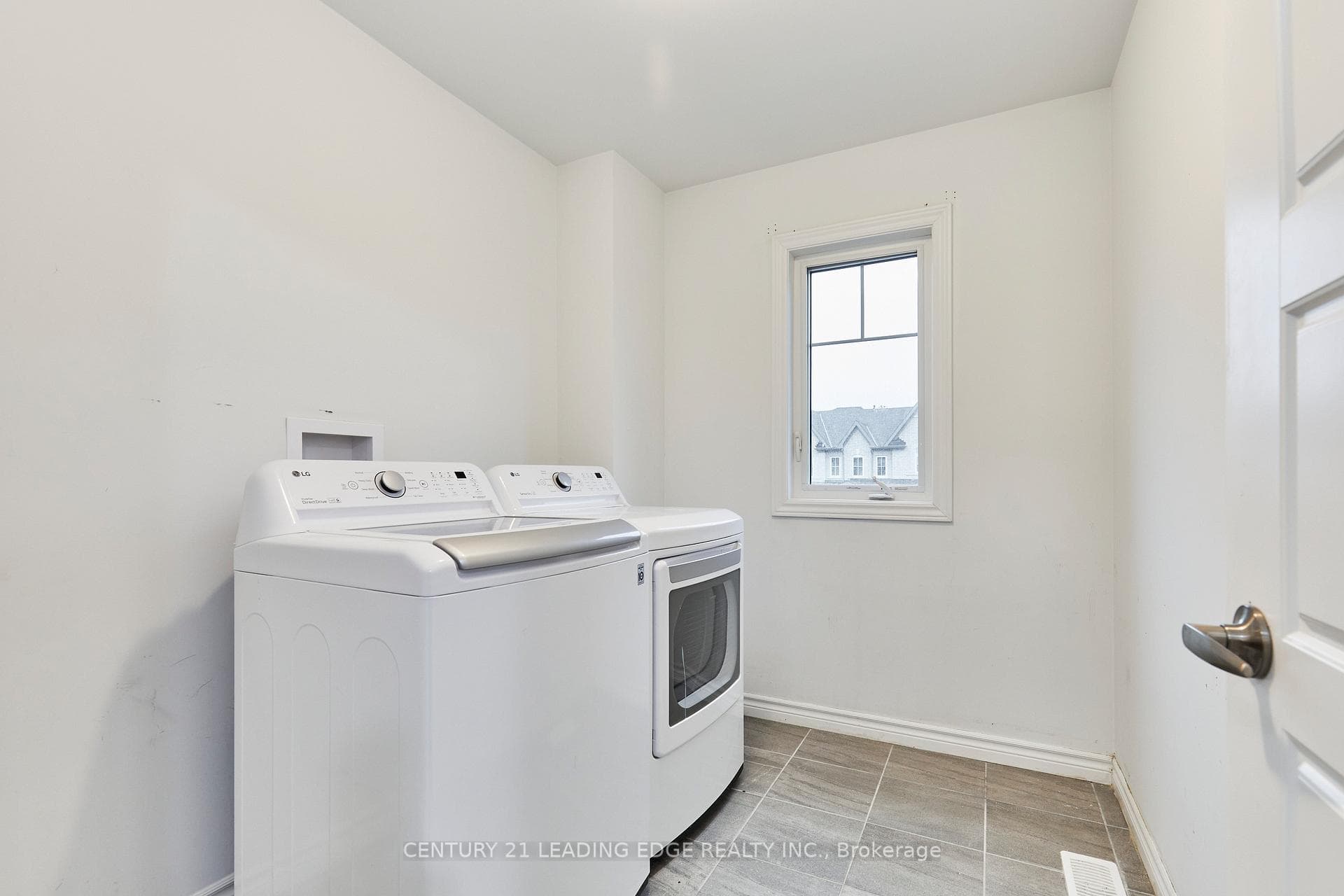 100 Bill Hutchinson Crescent photo 11