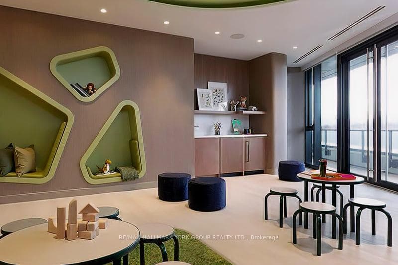 585 Bloor Street Unit 2017 photo 30