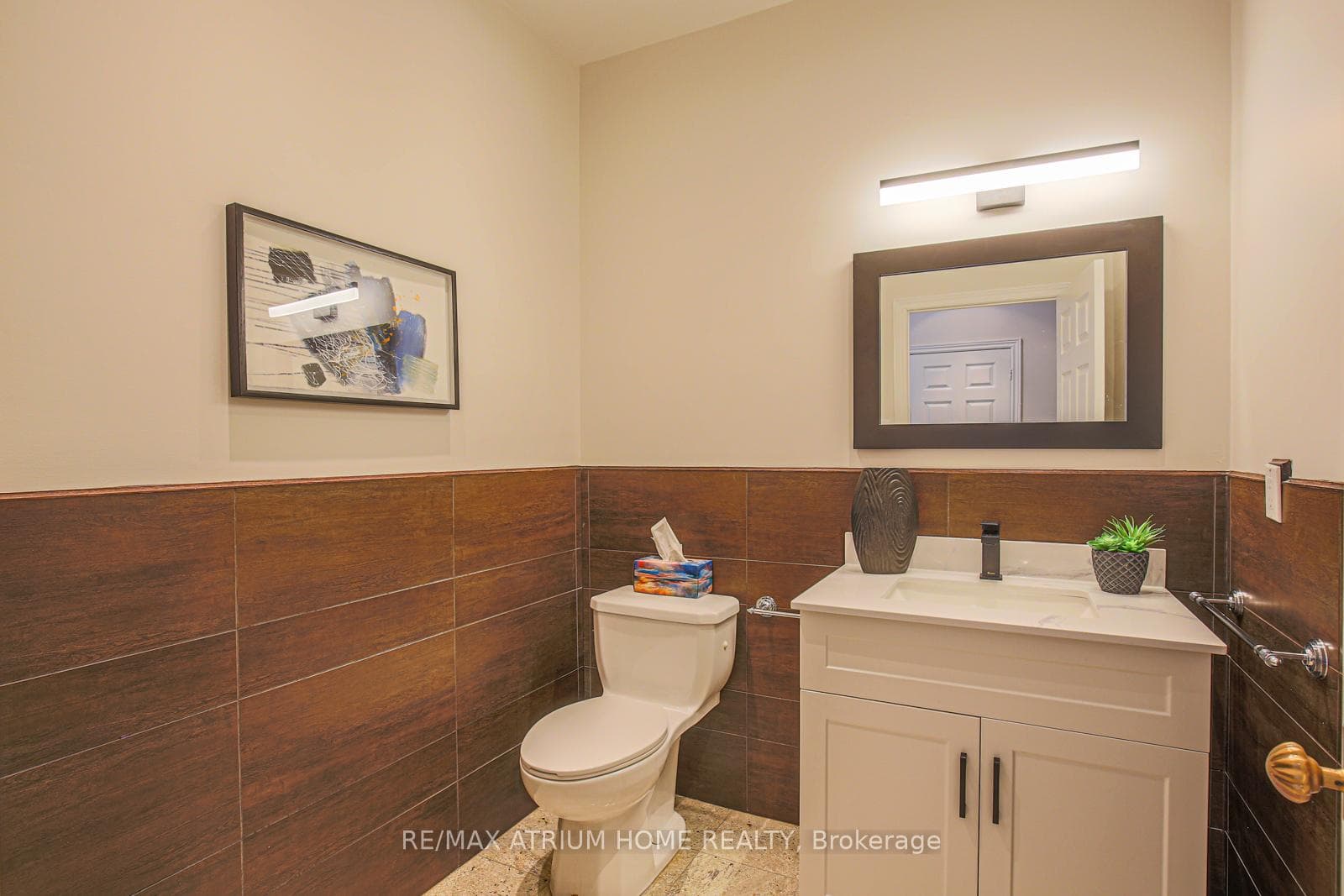 105 Heathcote Avenue photo 12