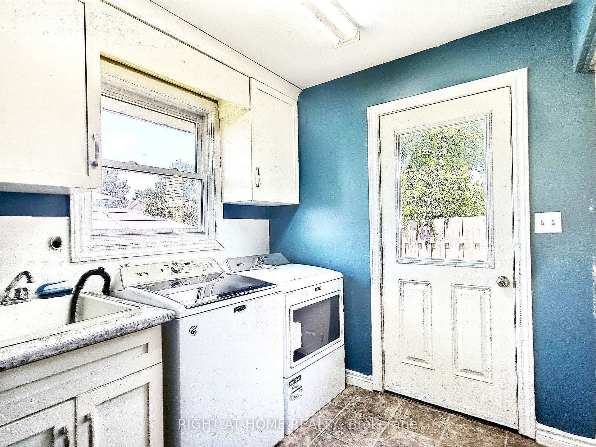 82 Glengarry Crescent photo 6