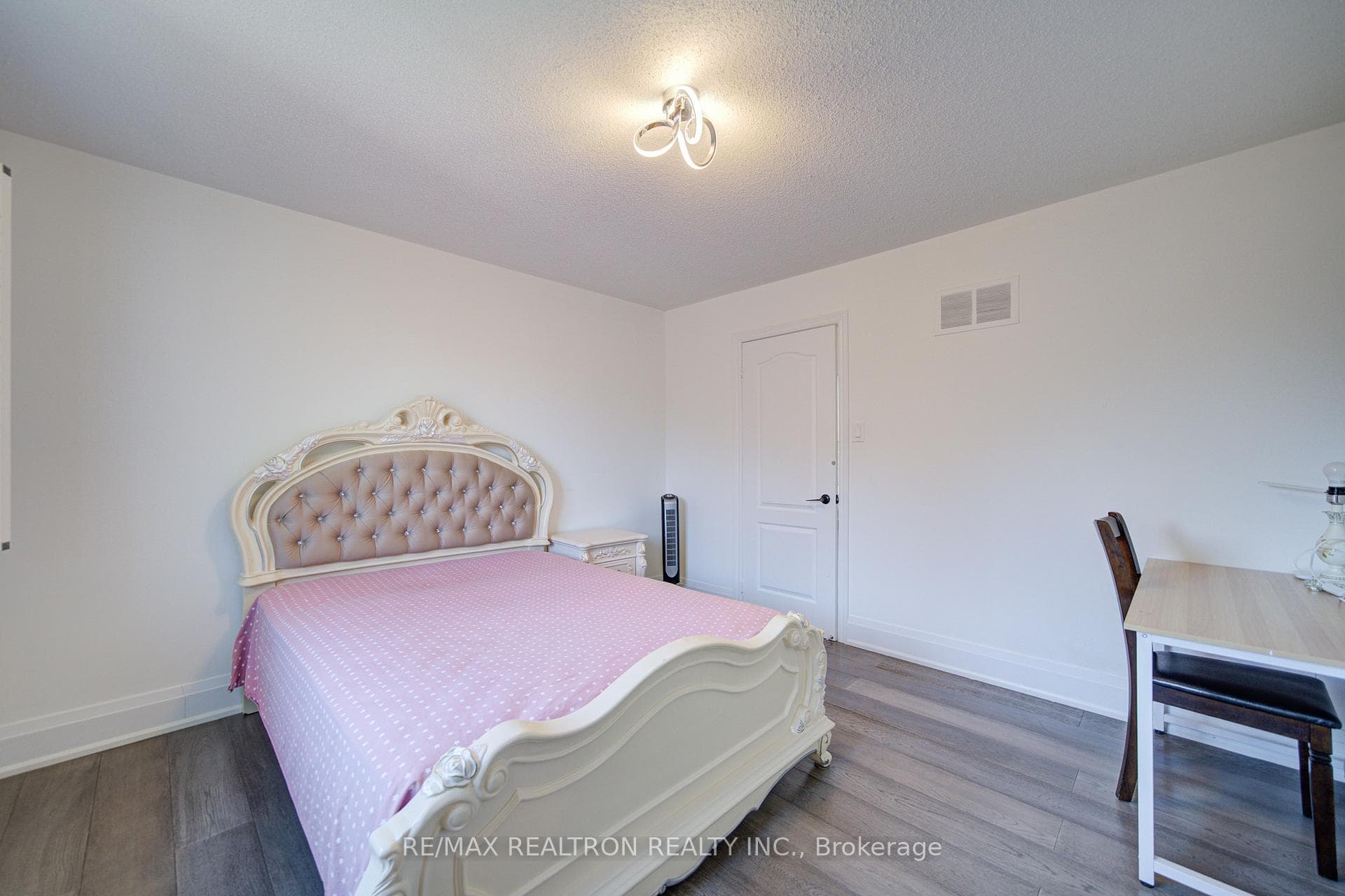 32 Dumfries Drive photo 25