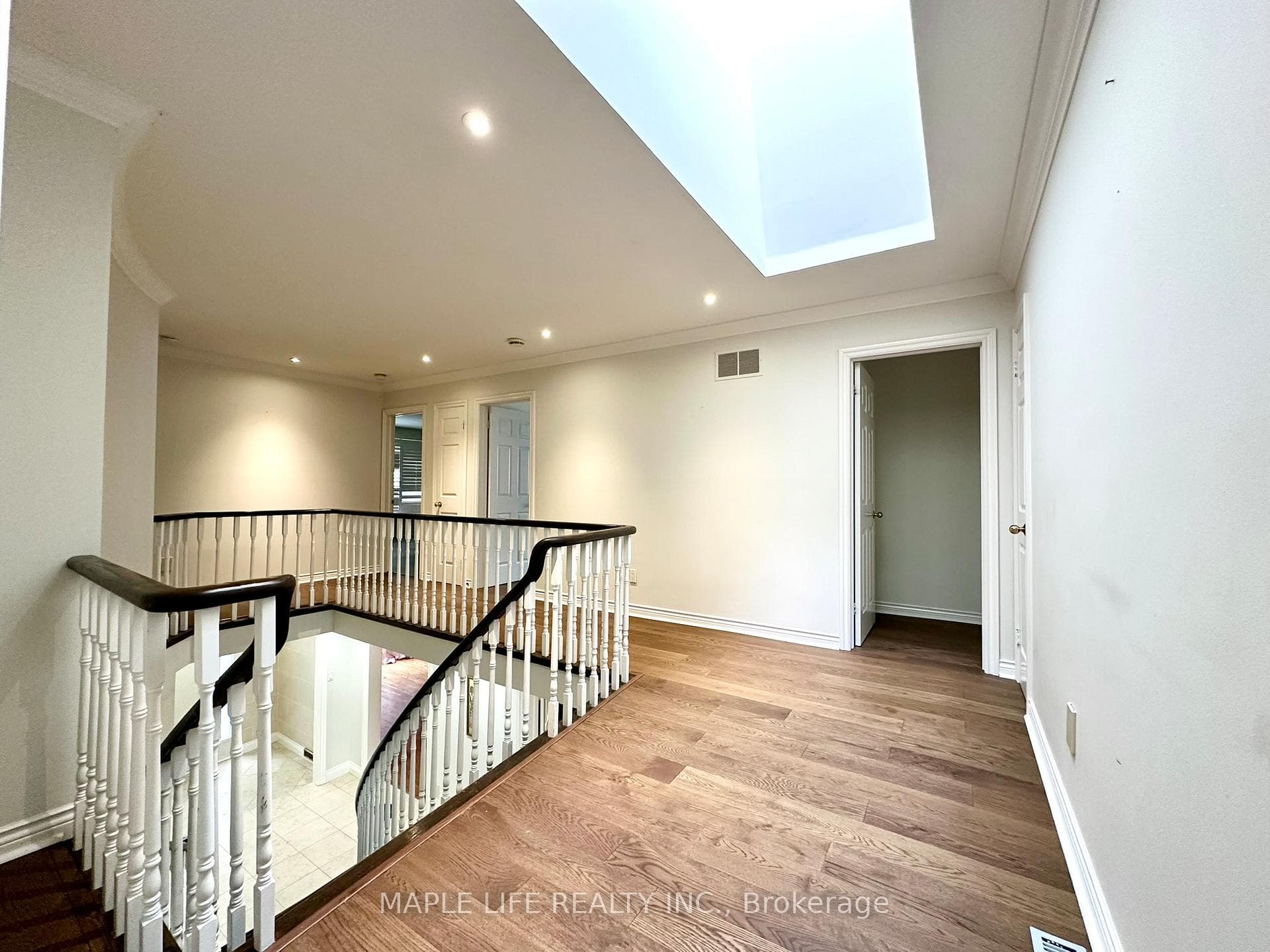52 Prince Edward Boulevard photo 19