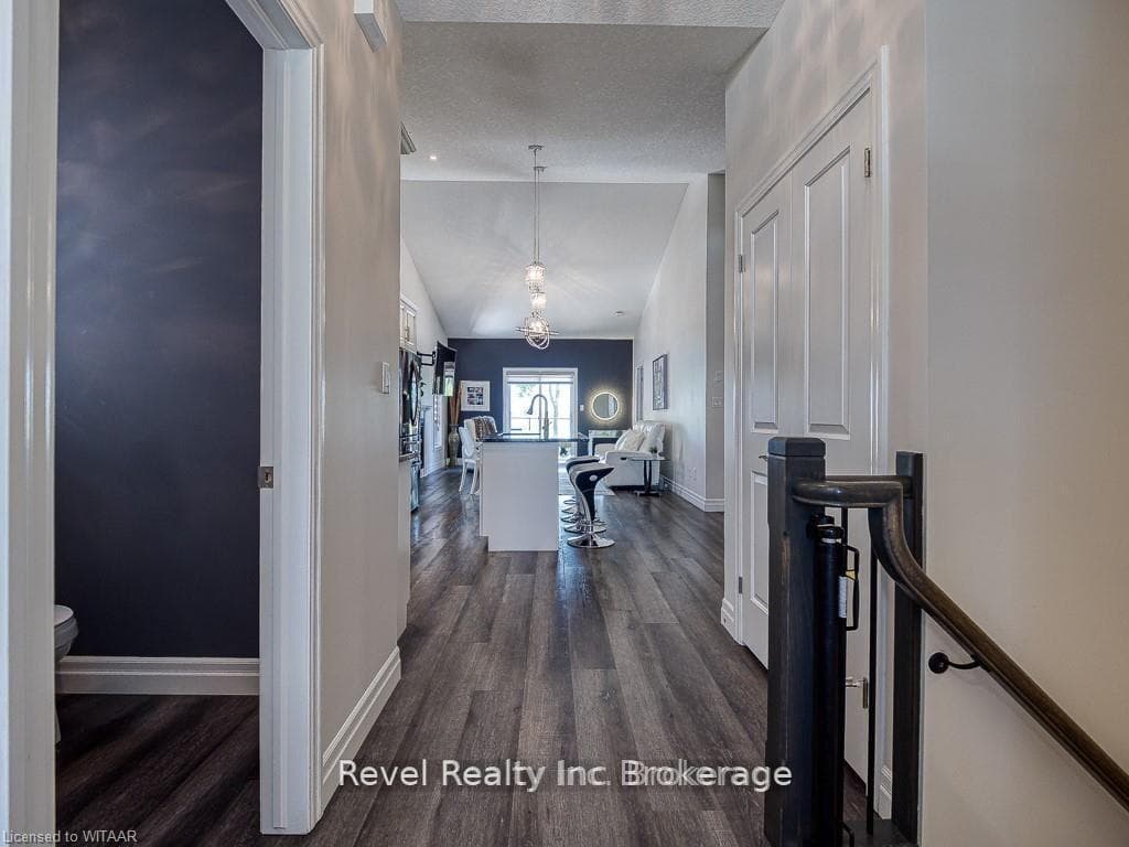 1072 Alberni Road photo 9