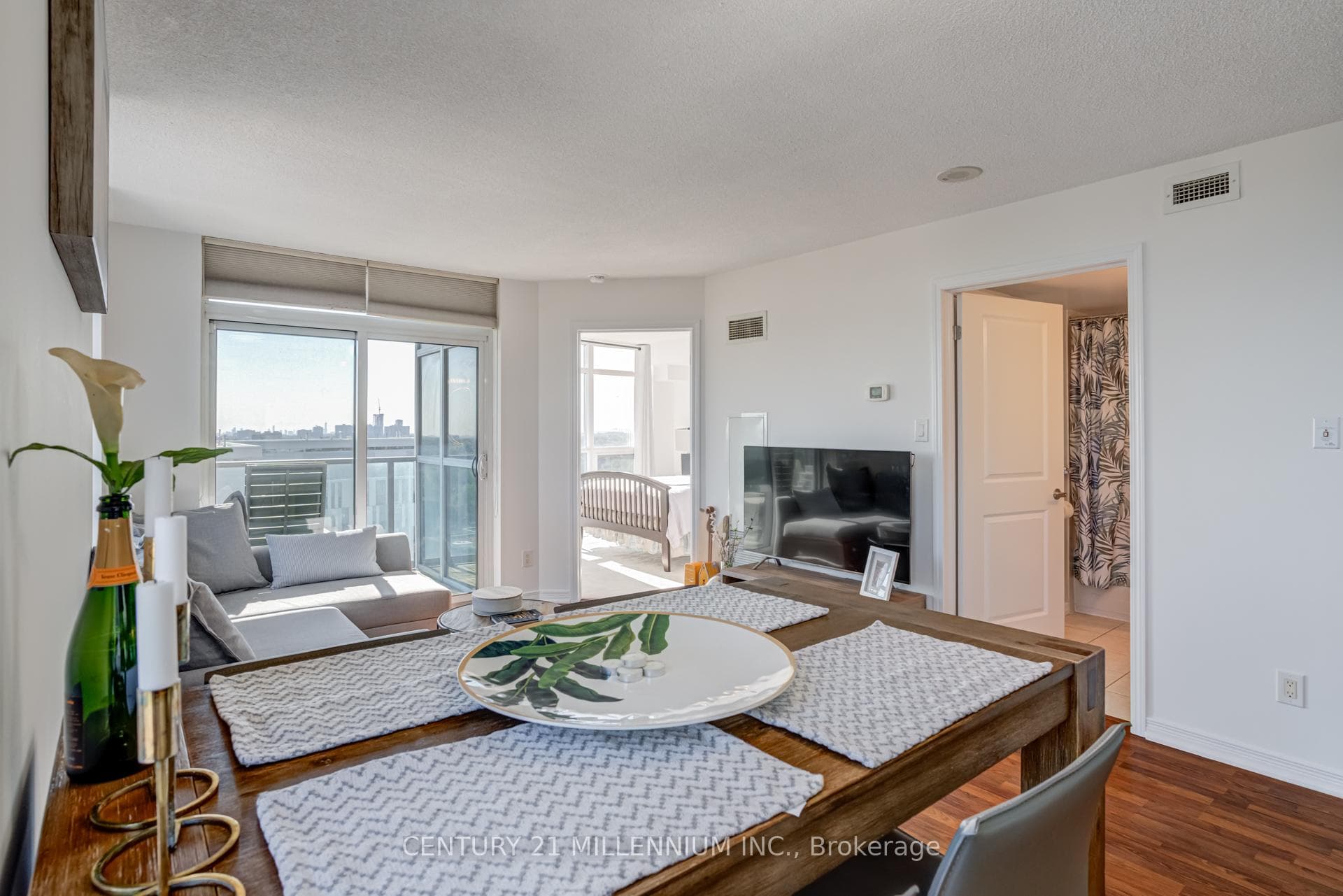 9 George Street Unit 1505 photo 10