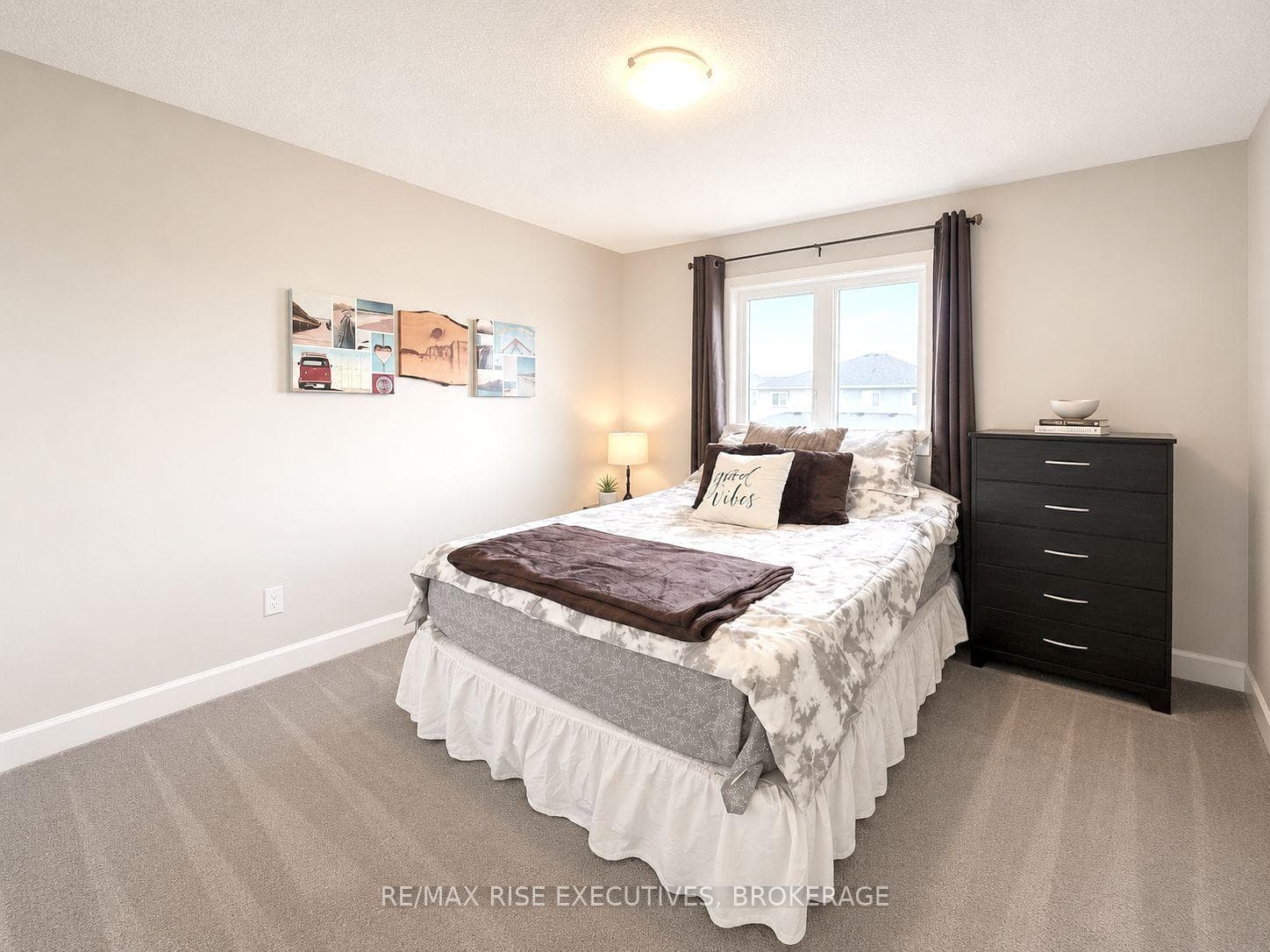 1236 Max Crescent photo 17
