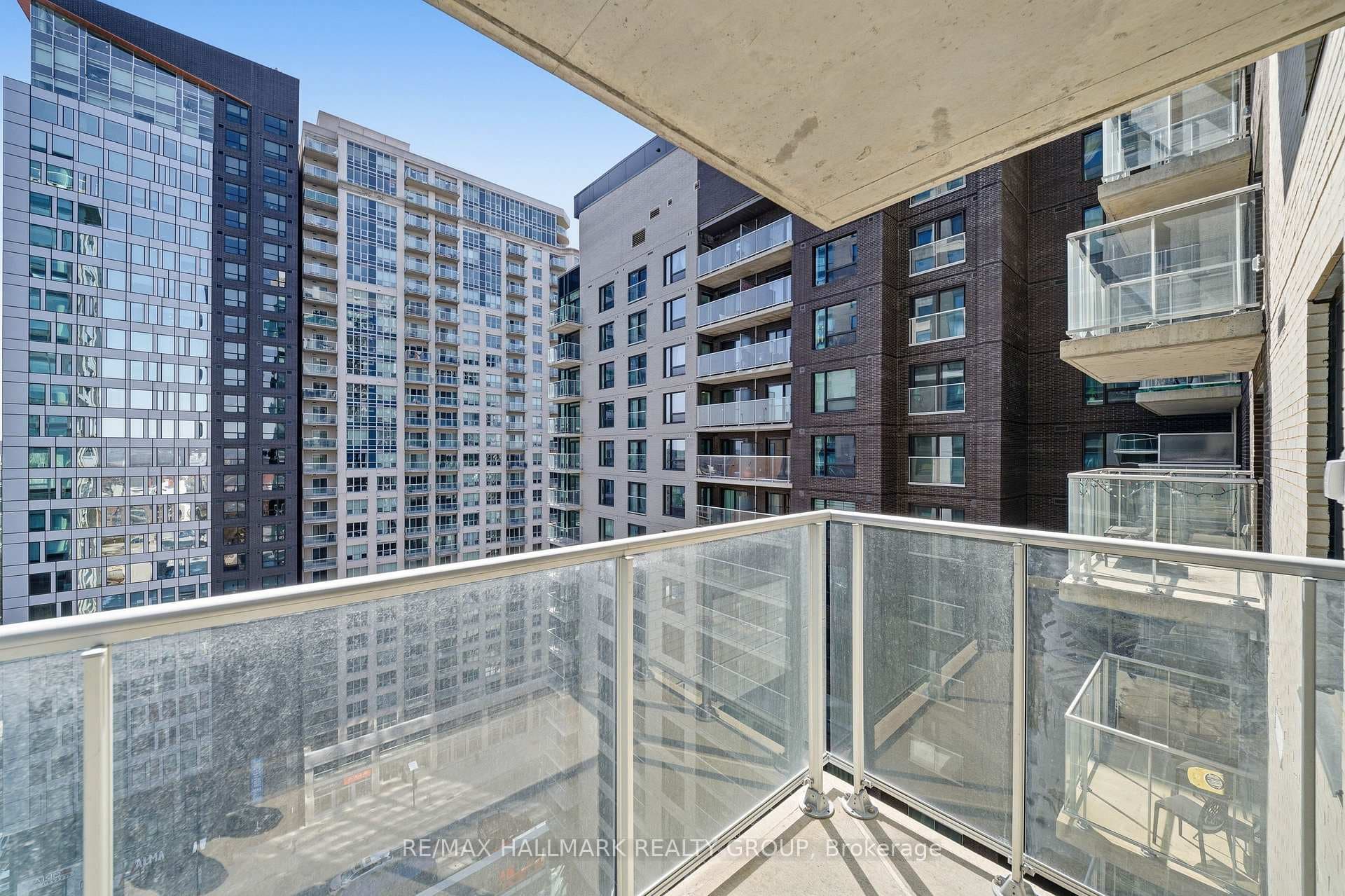180 George Street Unit 1408 photo 11
