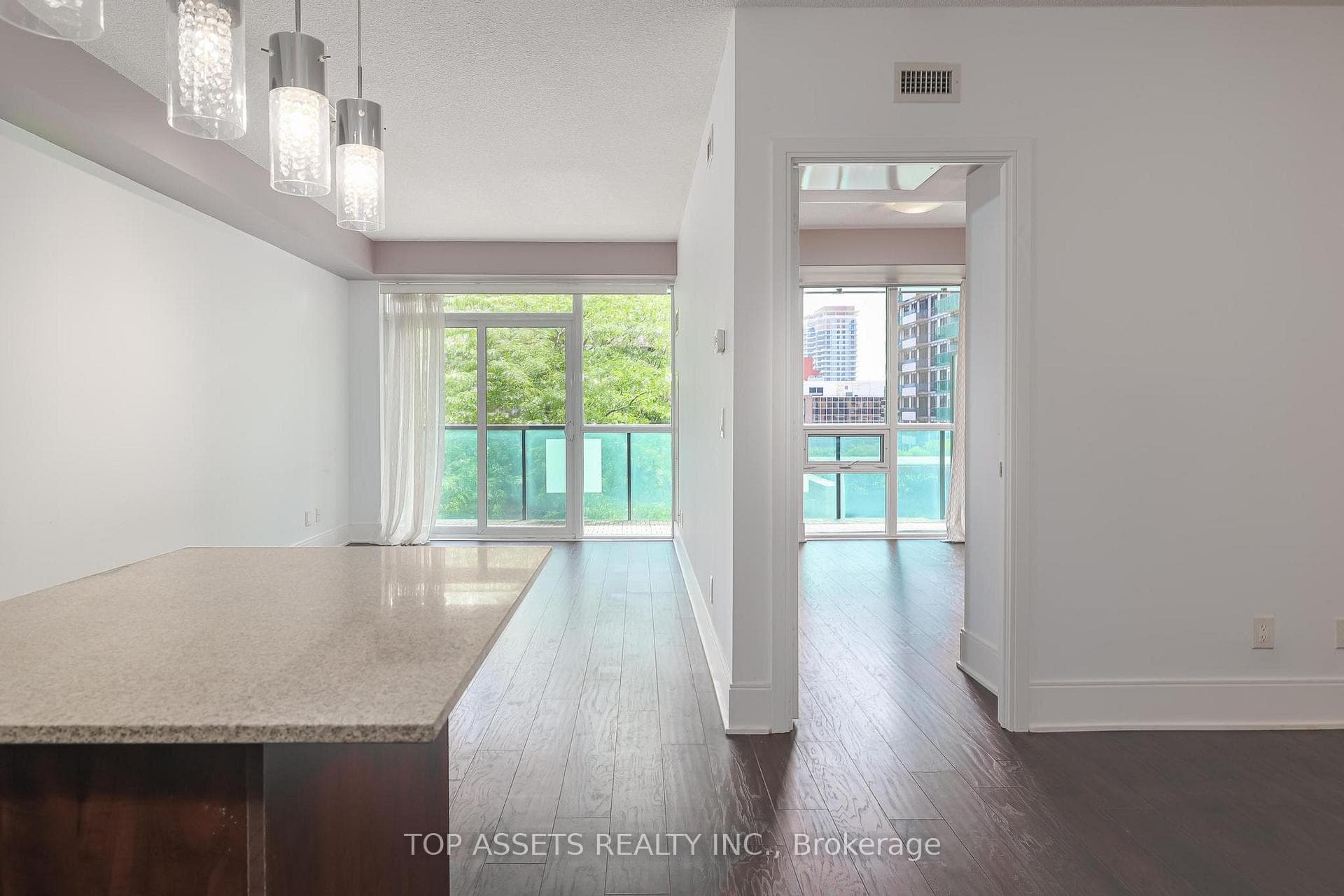 25 Broadway Avenue Unit 708 photo 4