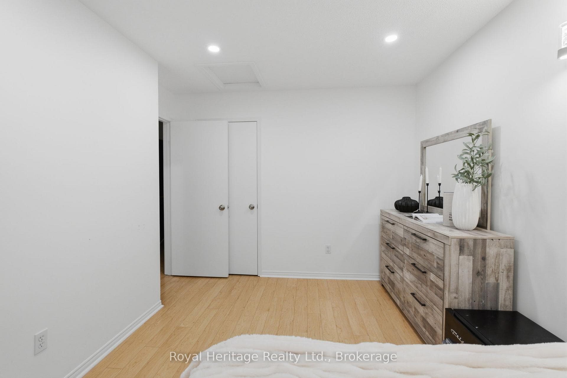115 Avenue Road Unit 26 photo 23