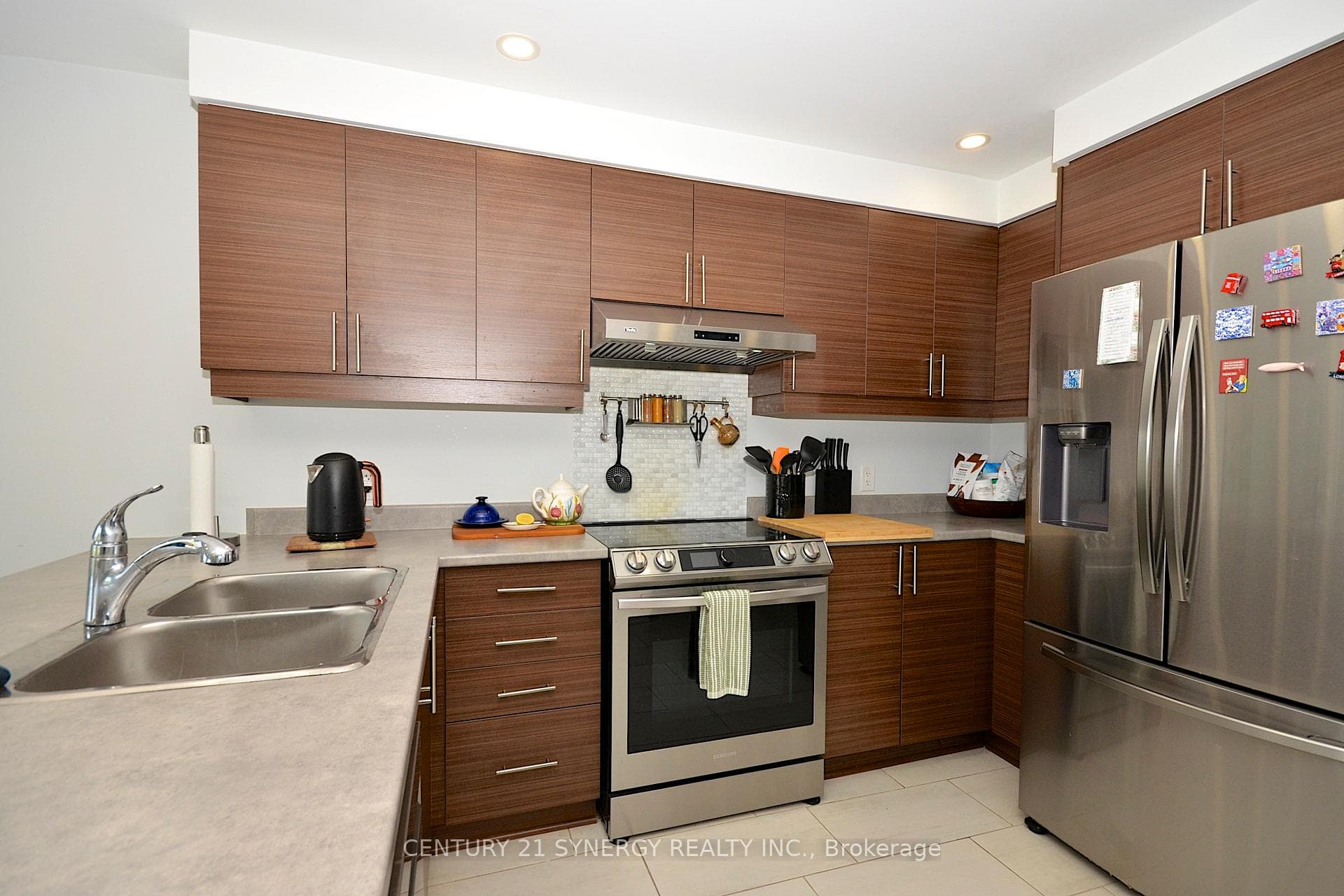 114 Unity Place photo 10