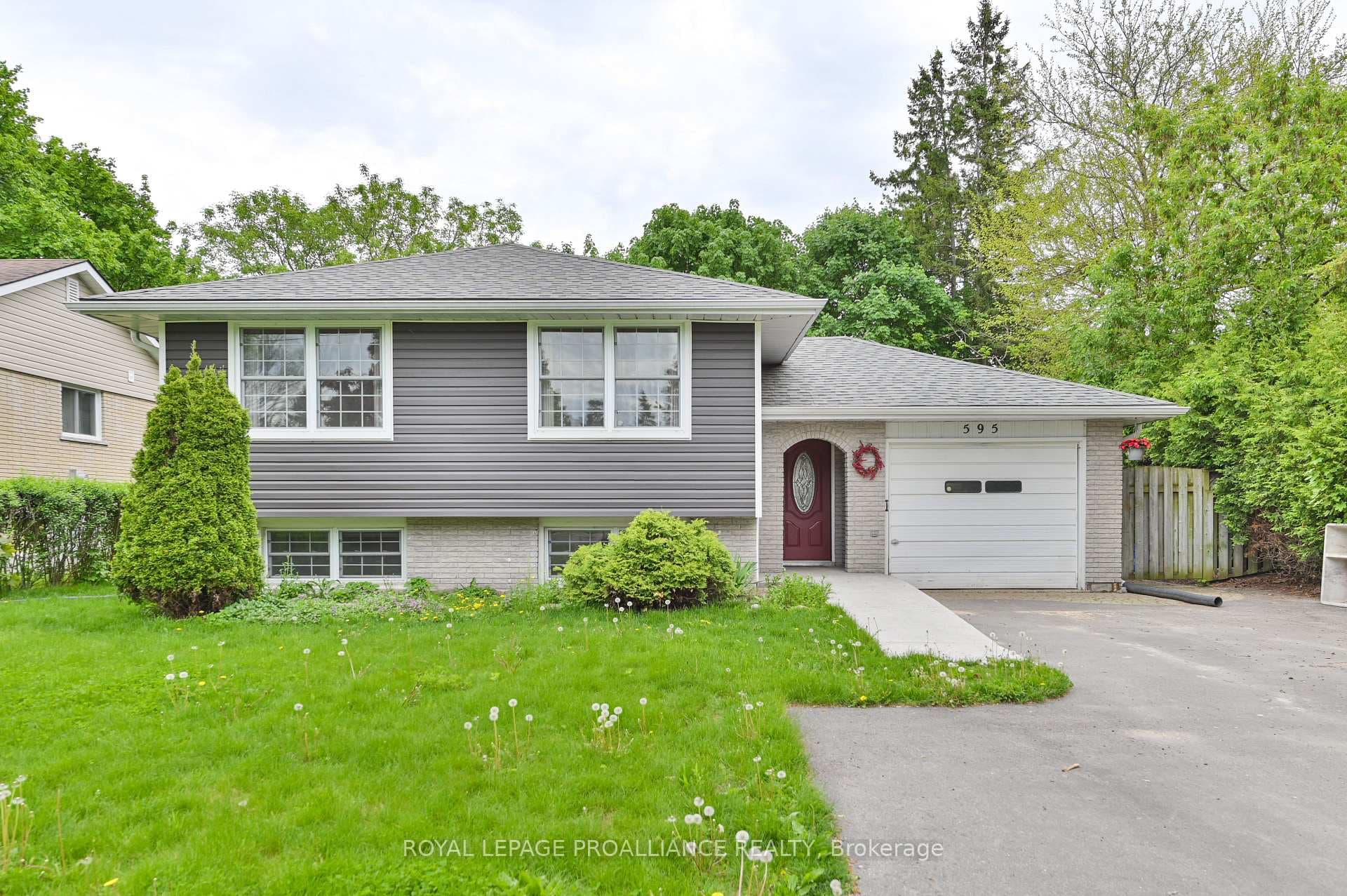 595 Victoria Avenue photo 4