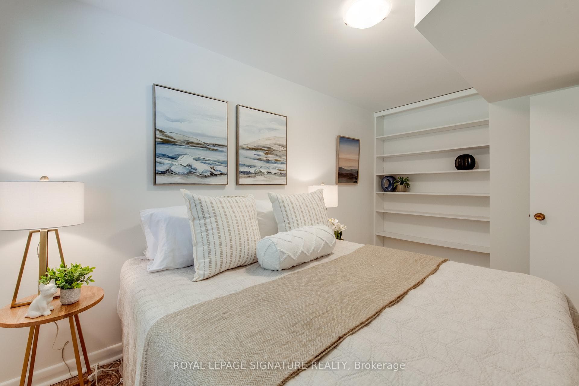 86 MURELLEN Crescent photo 18