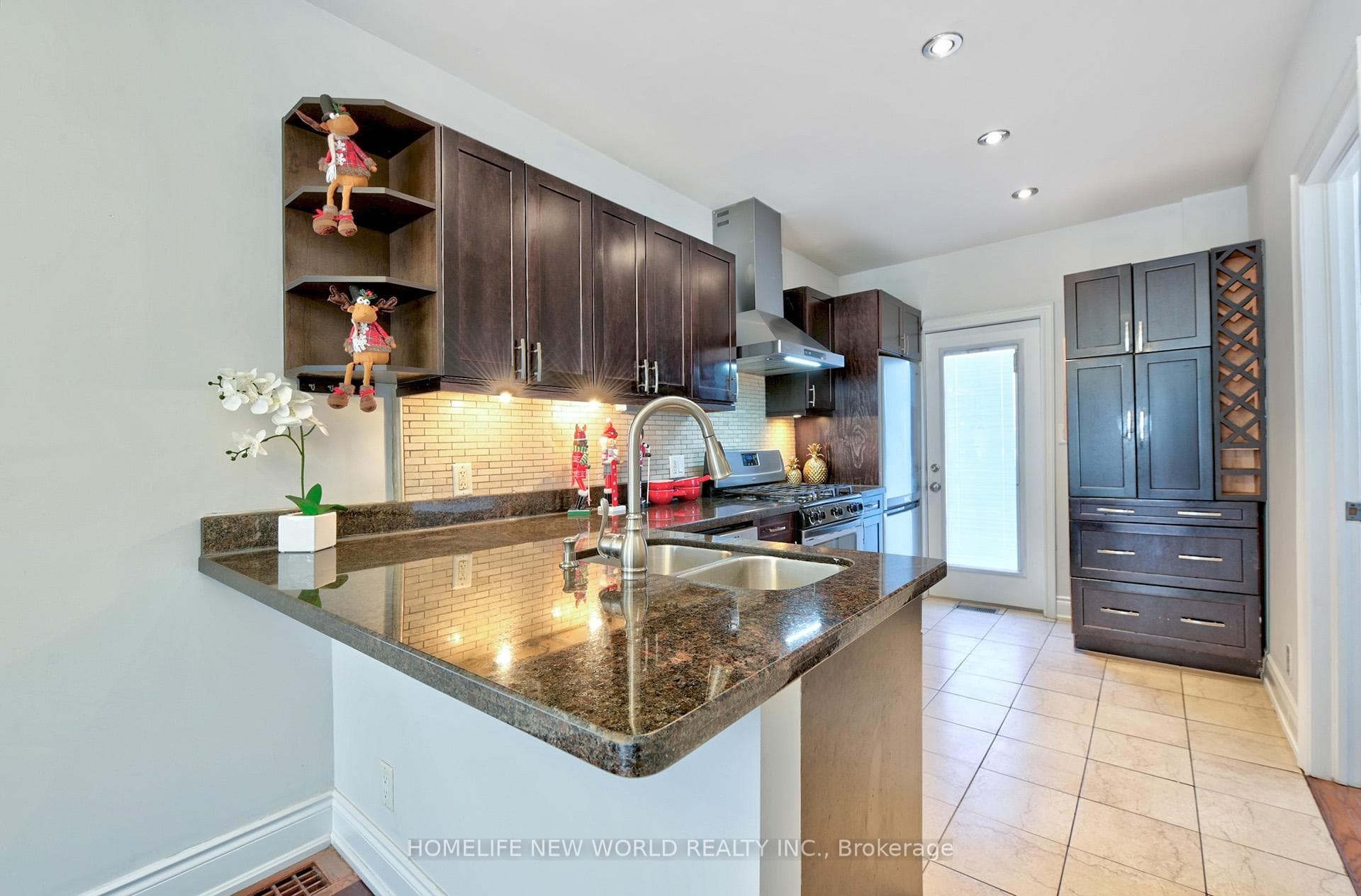 224 Belgravia Avenue photo 7