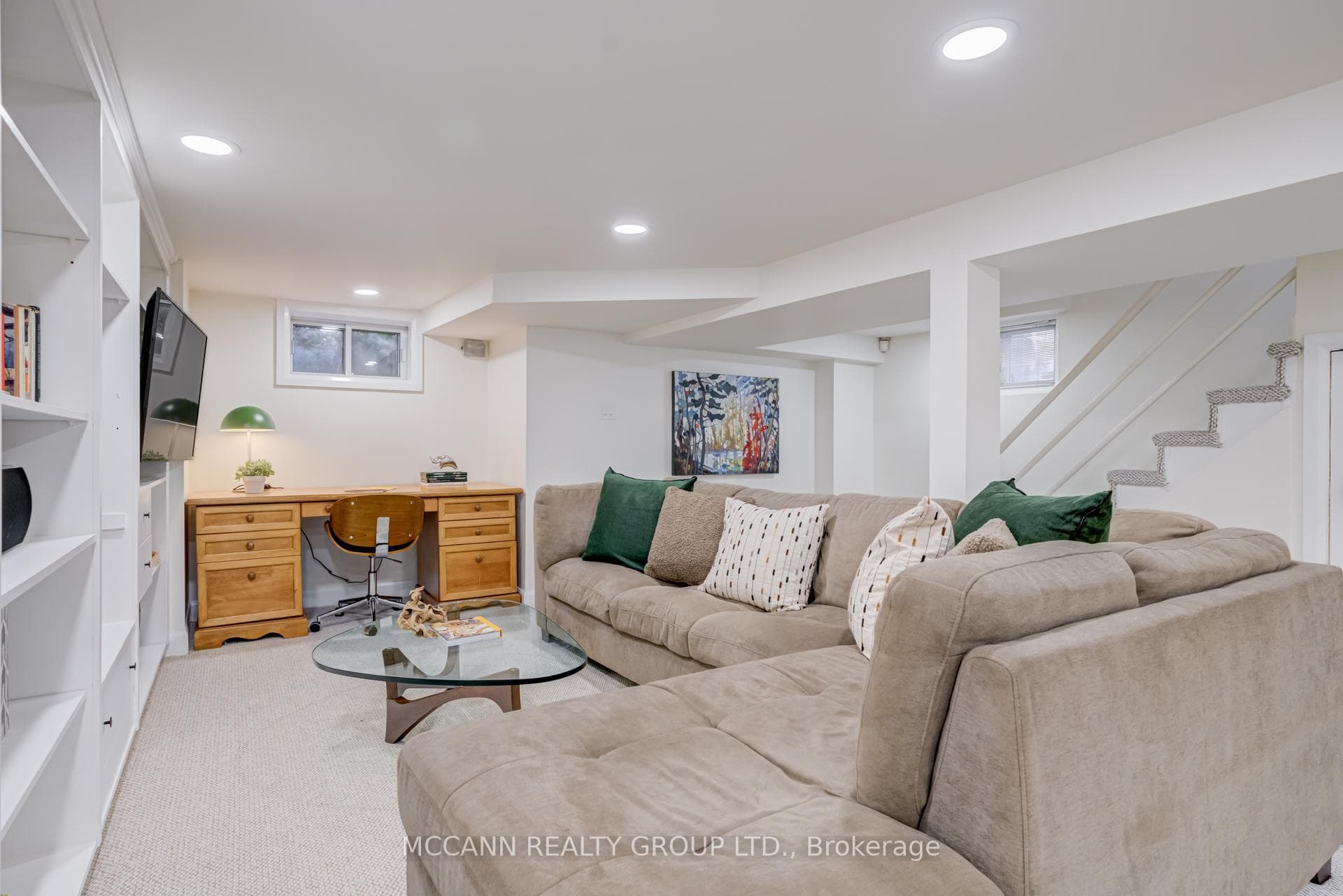 81 Wanless Crescent photo 34