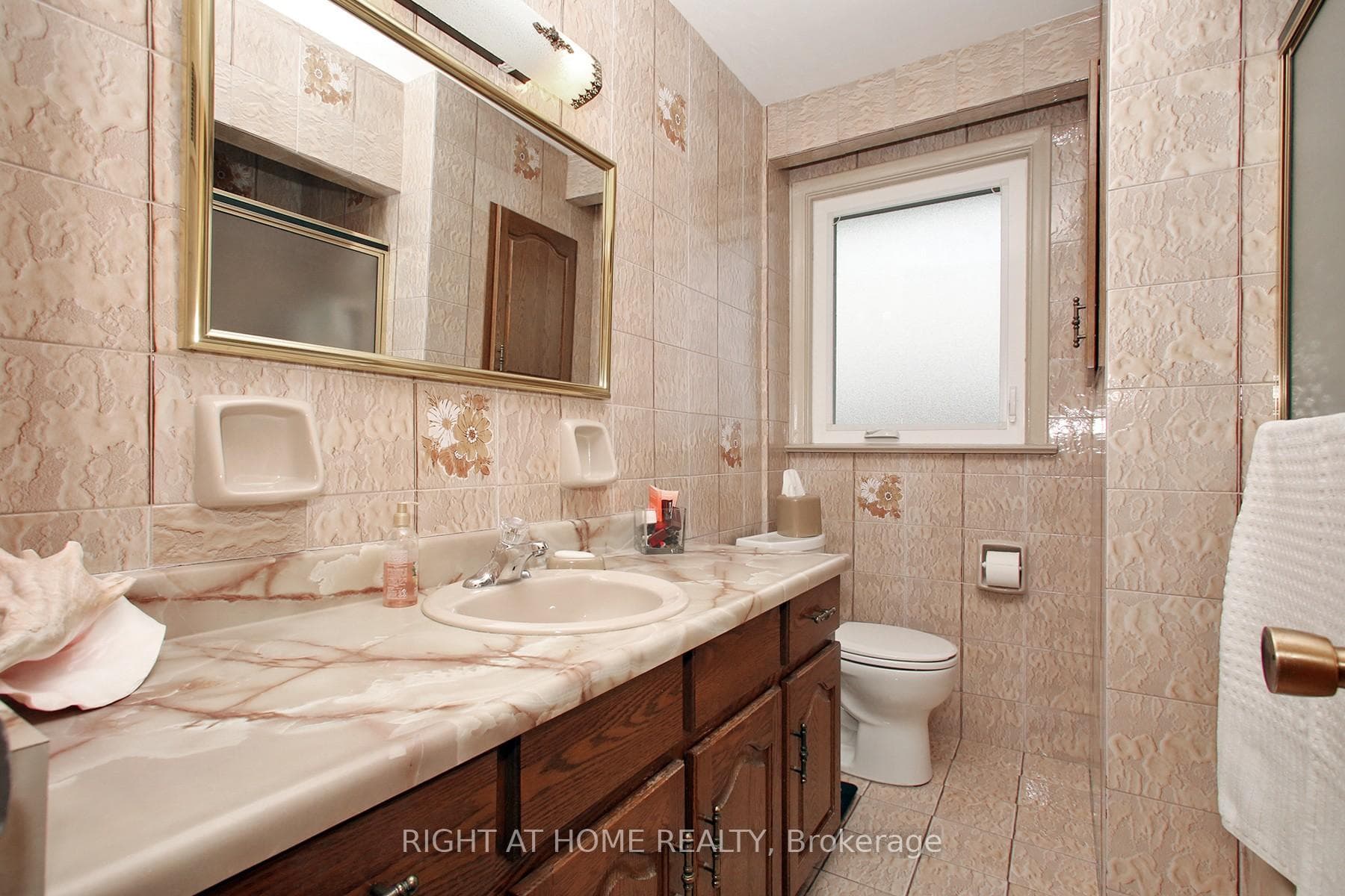 25 Sparrow Avenue photo 23