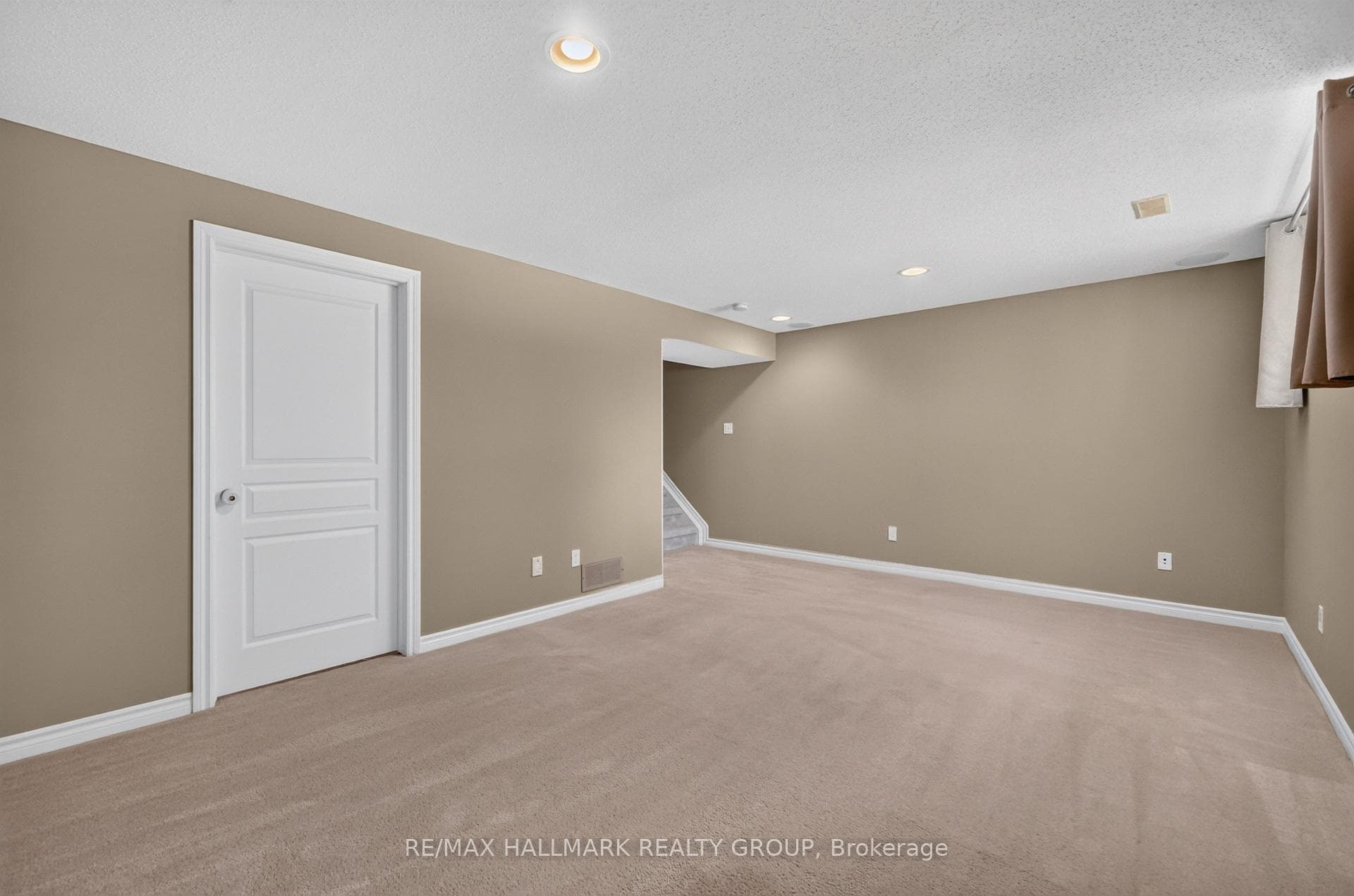 2028 MELETTE Crescent photo 31