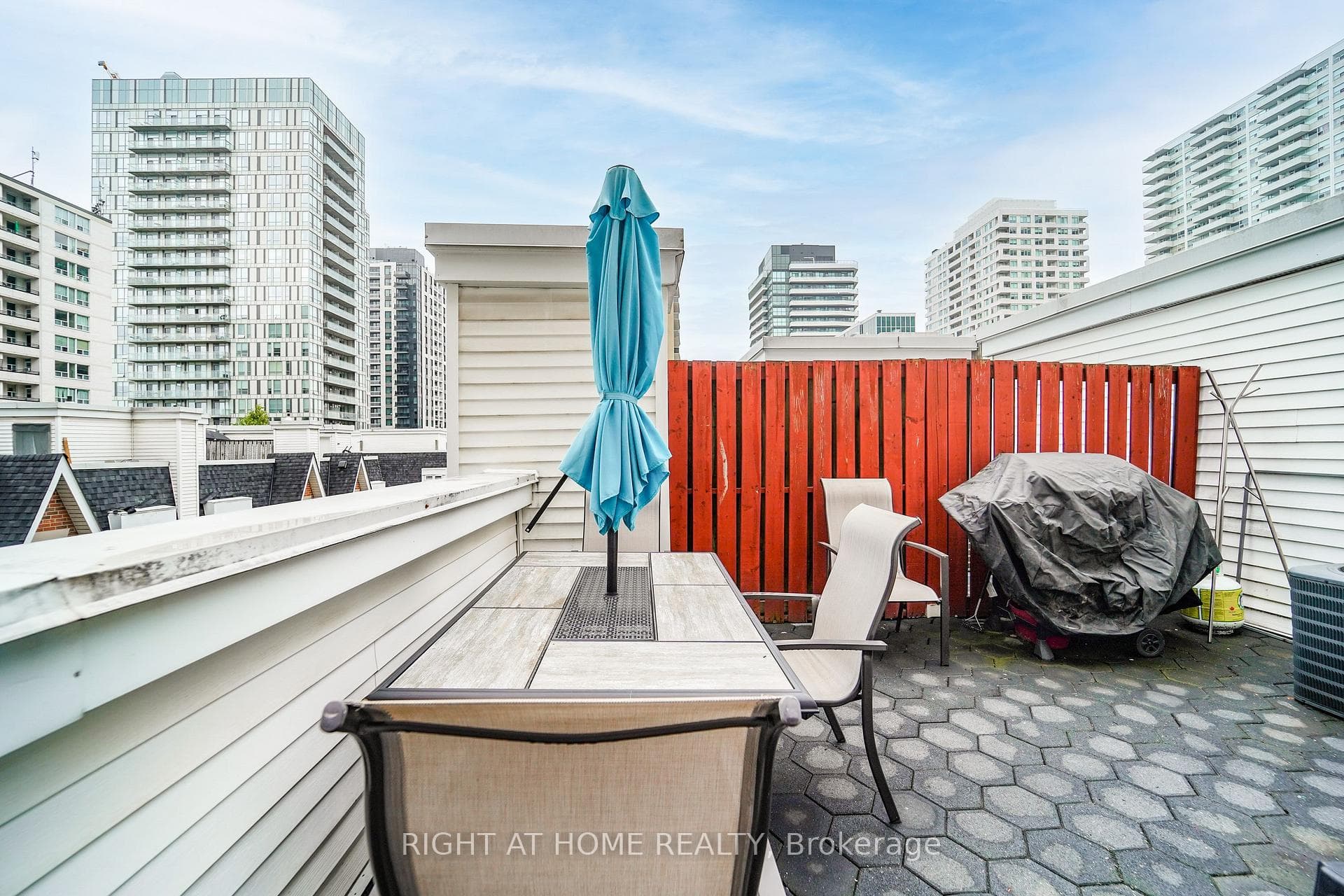 108 Redpath Avenue Unit 22 photo 3