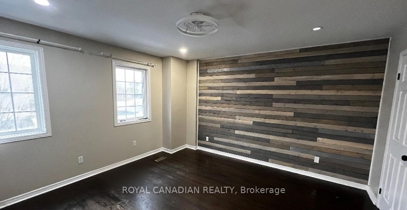 501 Topper Woods Crescent Unit Upper photo 18