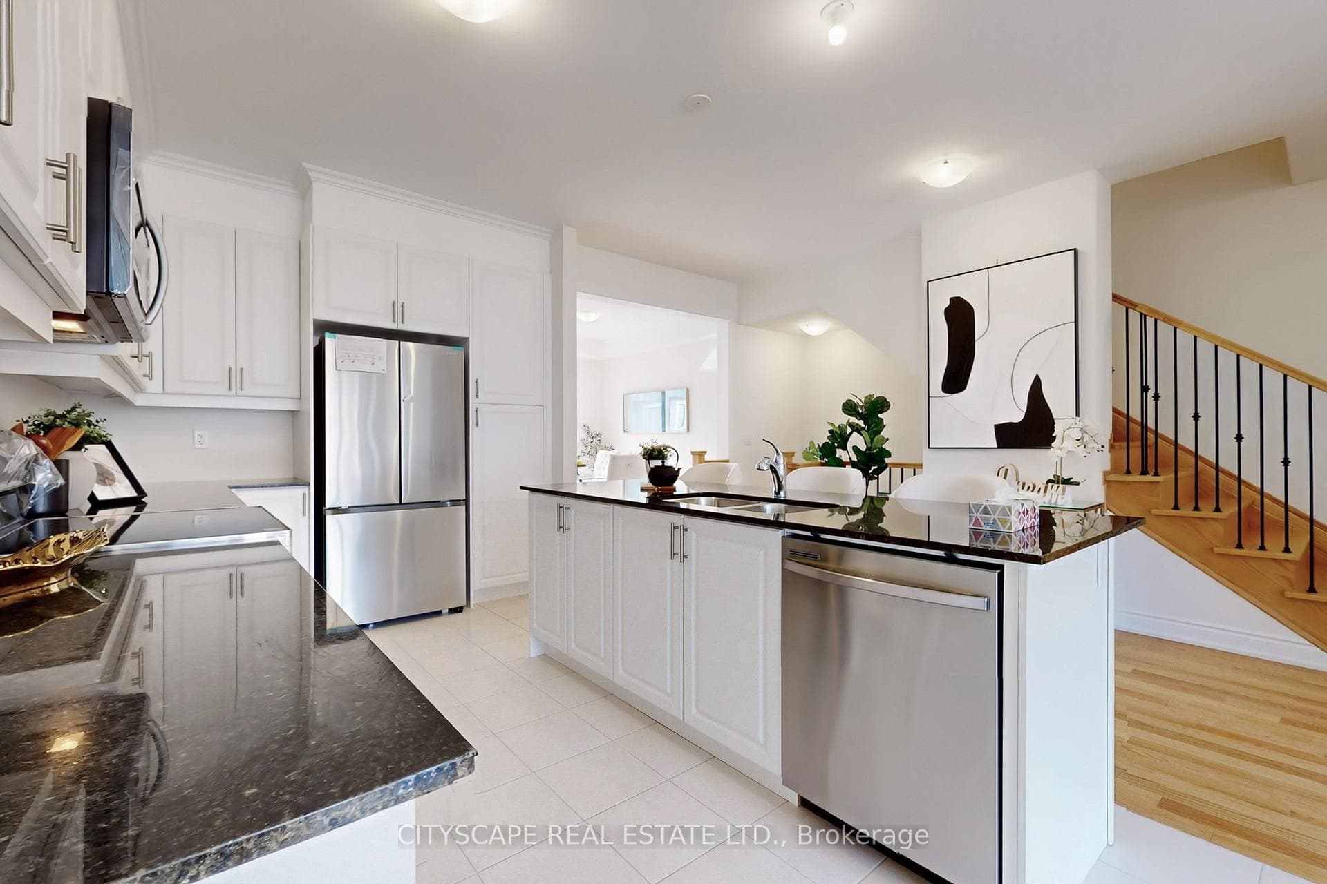 6 Marvin Avenue photo 8