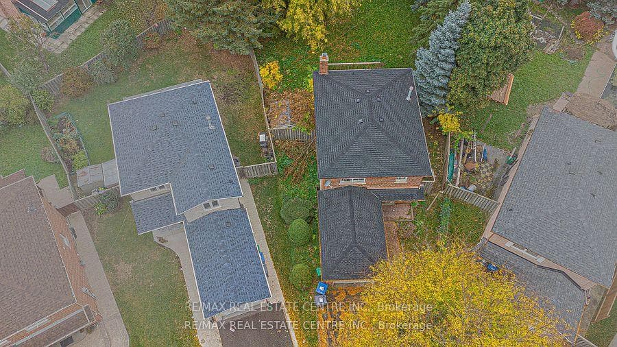 20 Mozart Crescent photo 19