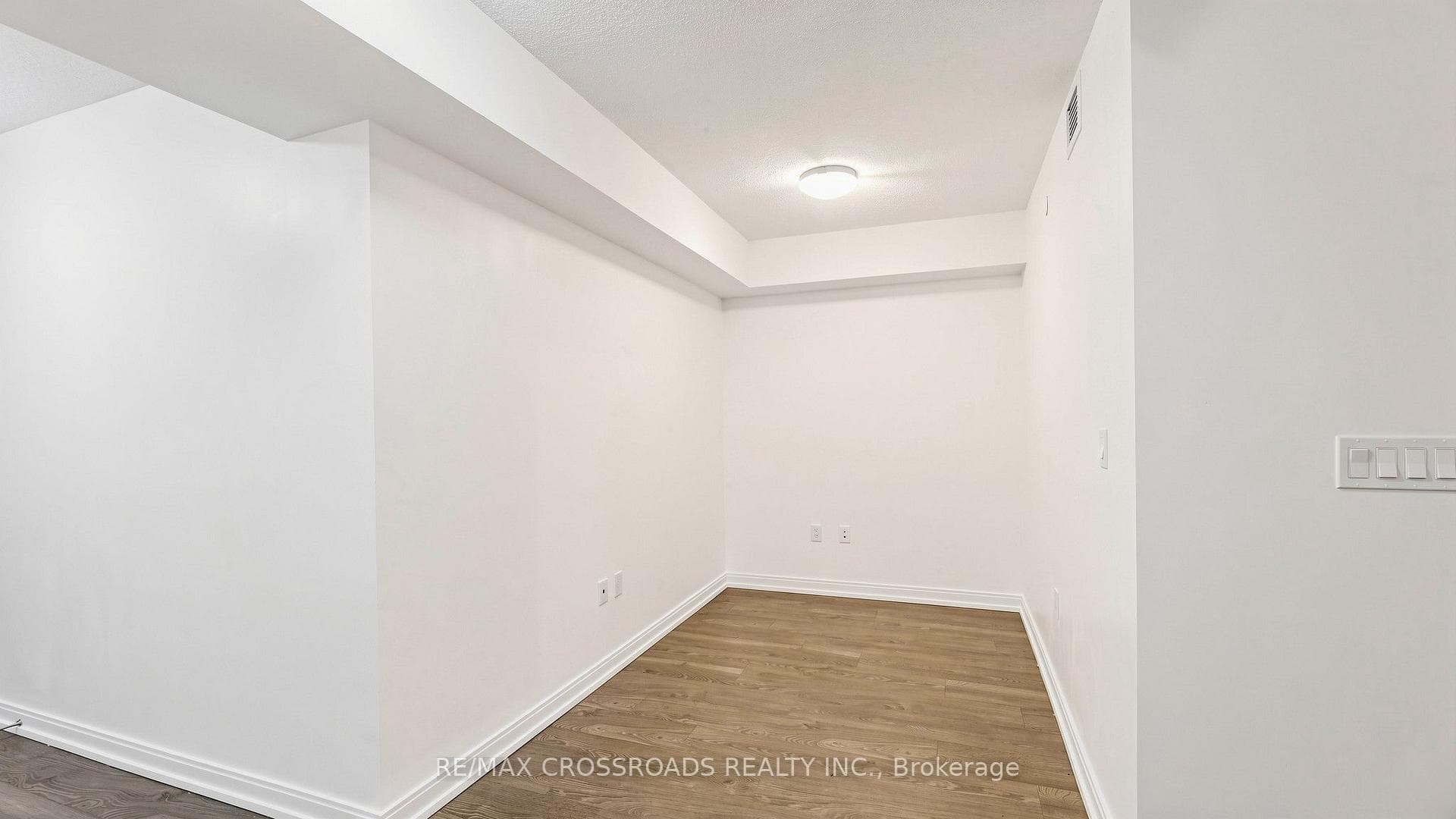 275 Village Green Square Unit 525 photo 18