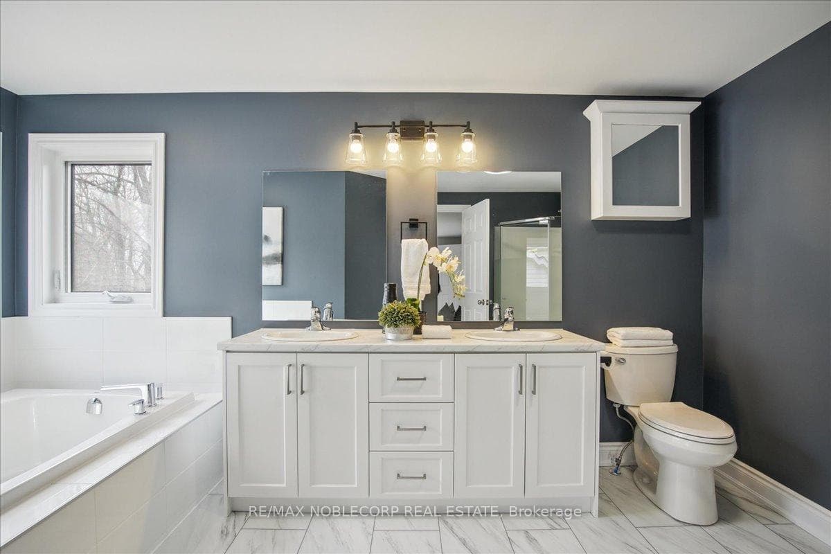 494 Safari Drive photo 25