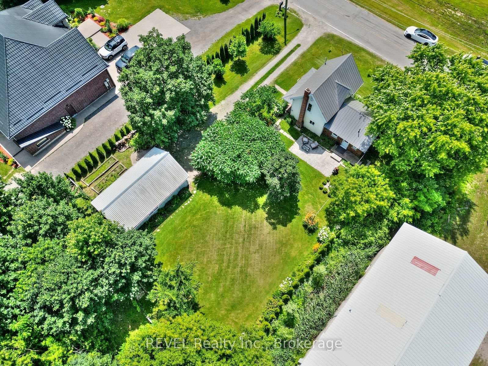 1819 Balfour Street photo 2
