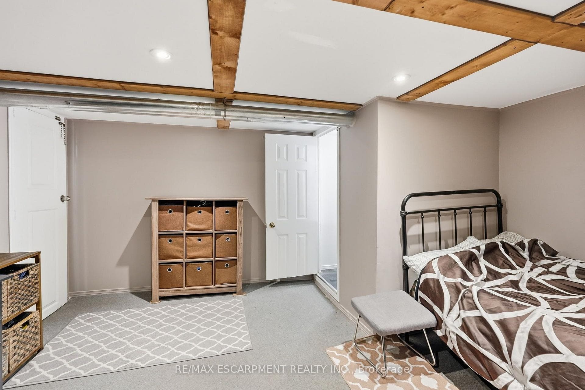 182 Cavell Avenue photo 35