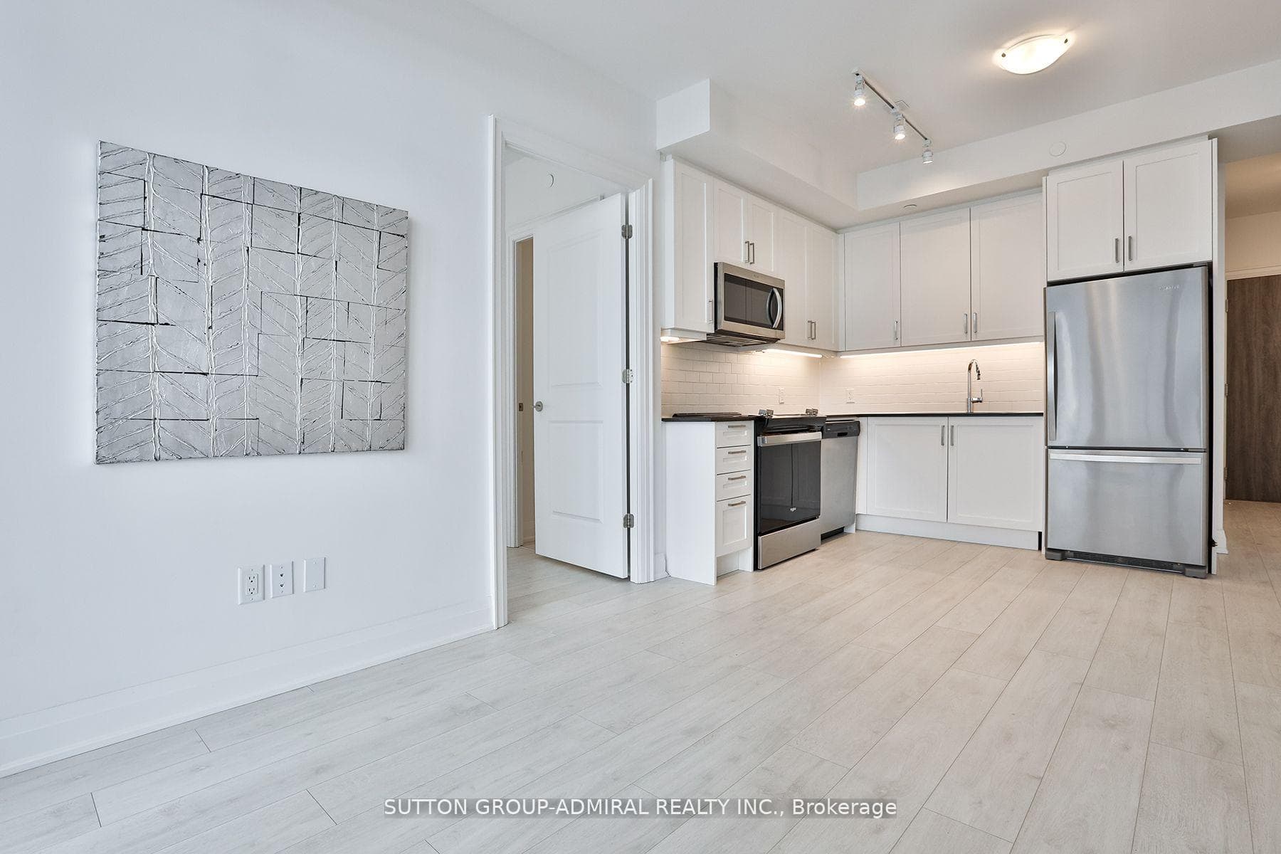20 Gatineau Drive Unit 412E photo 12