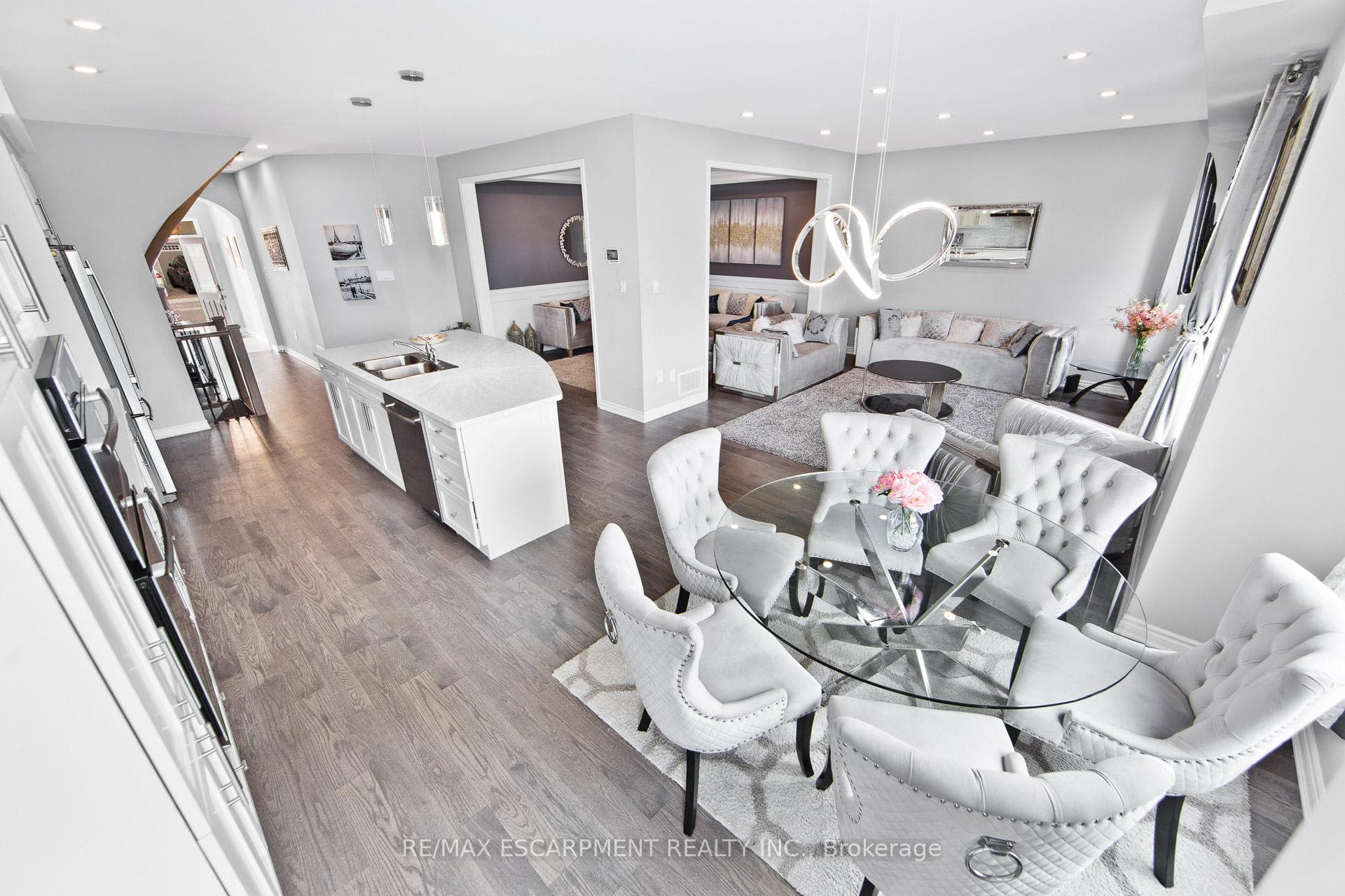307 Hinton Terrace photo 9
