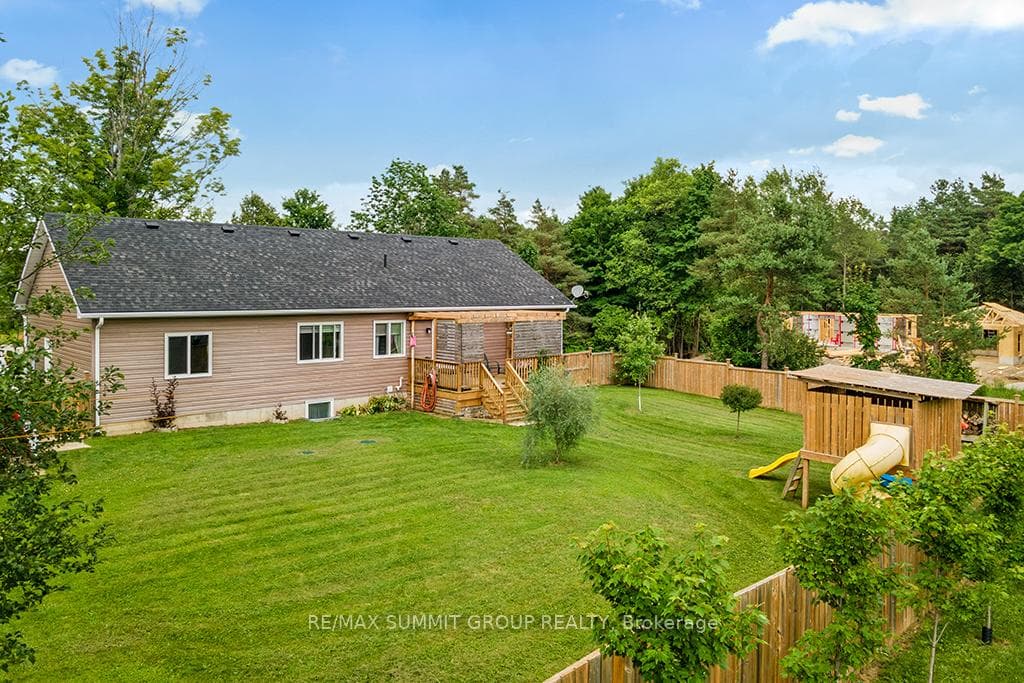 112 Old Log Lane photo 33