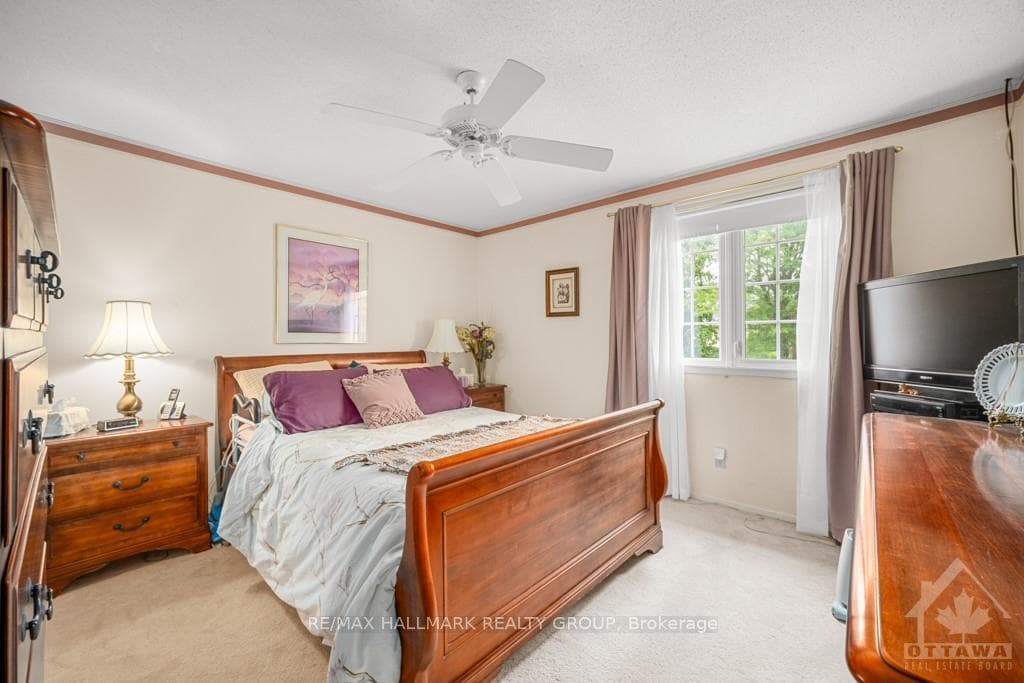 34 MELVILLE Drive photo 15