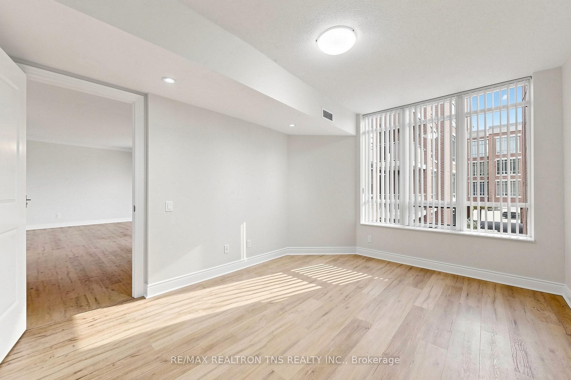 10101 Yonge Street Unit 313 photo 30