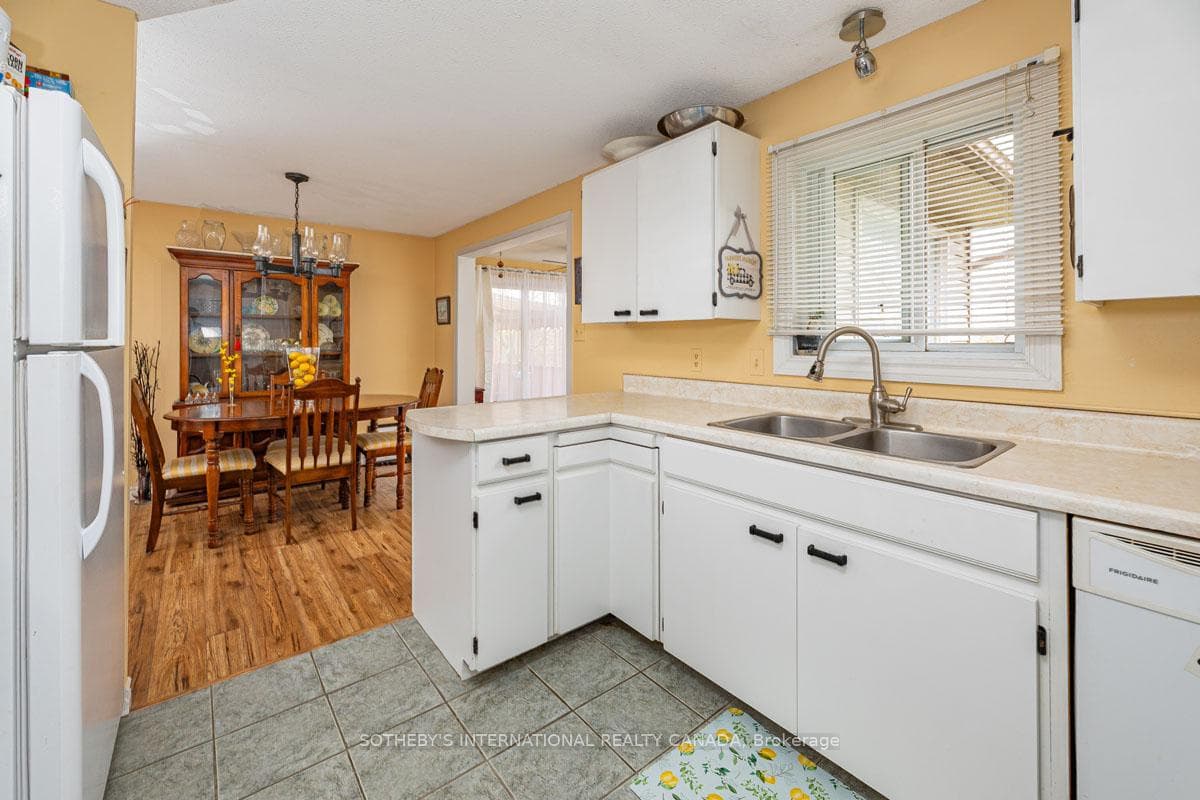 101 Tecumseth Pines Drive photo 12