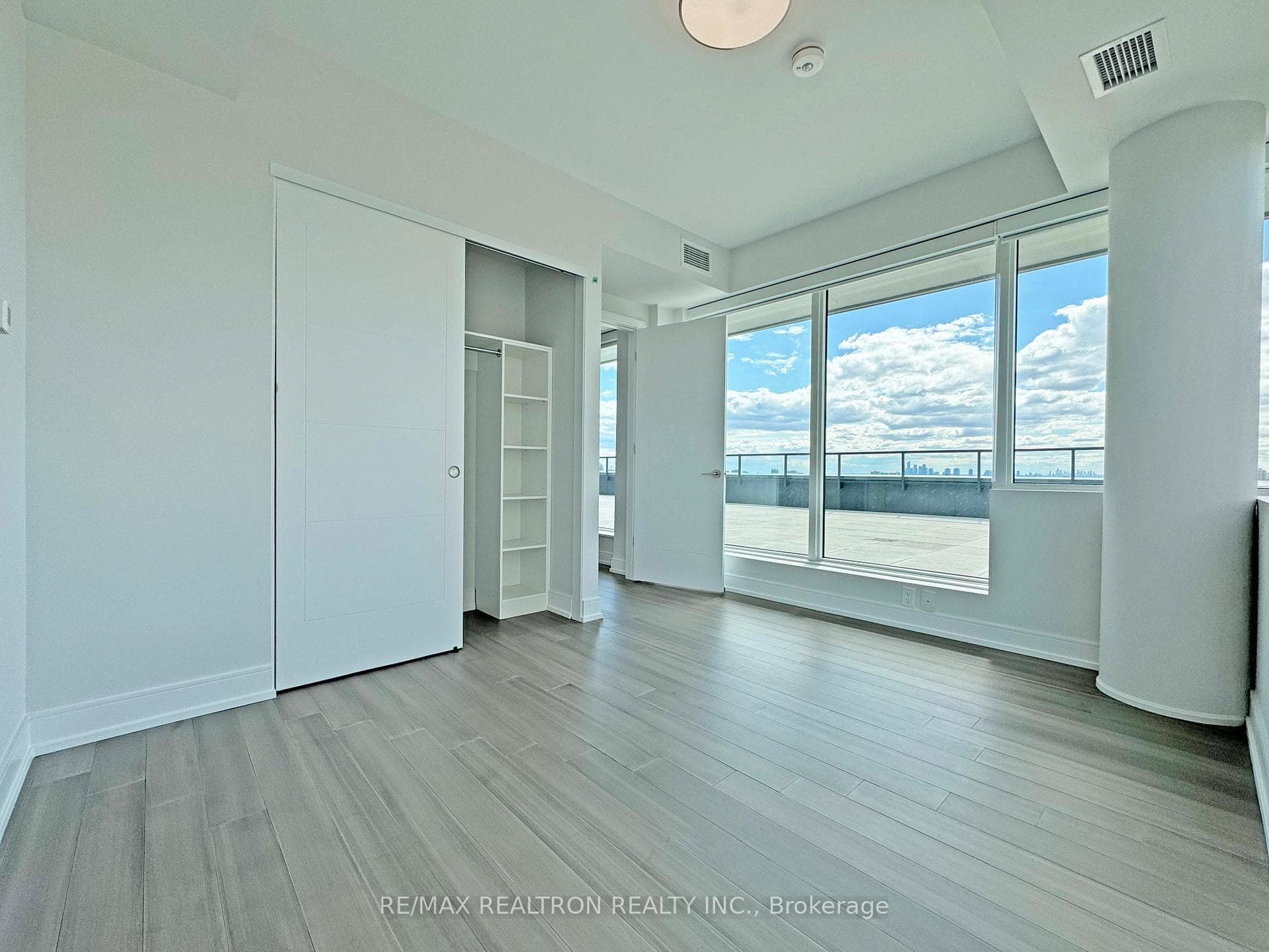 664 Spadina Avenue Unit 1001 photo 9