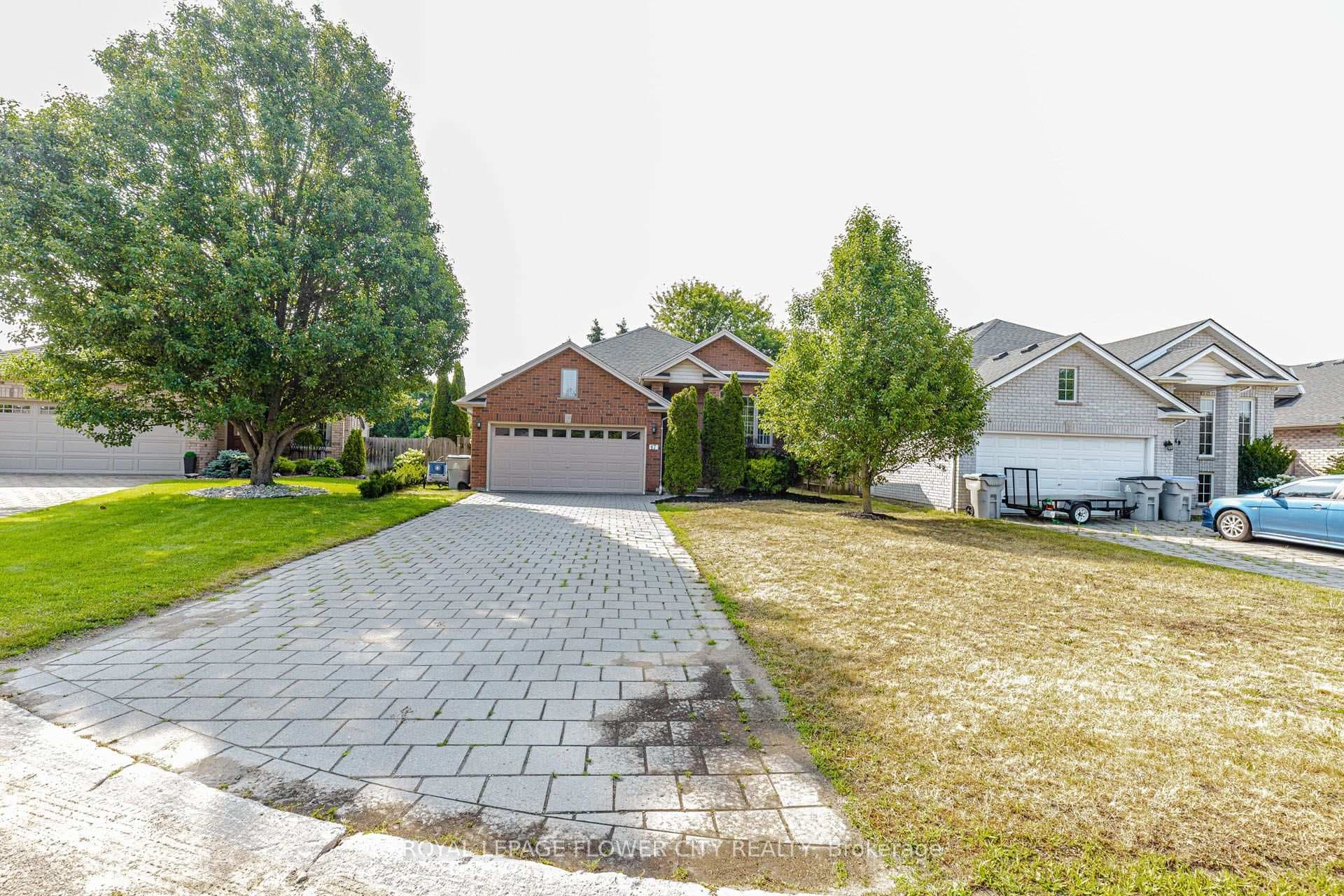 47 QUEENSWAY Drive photo 4
