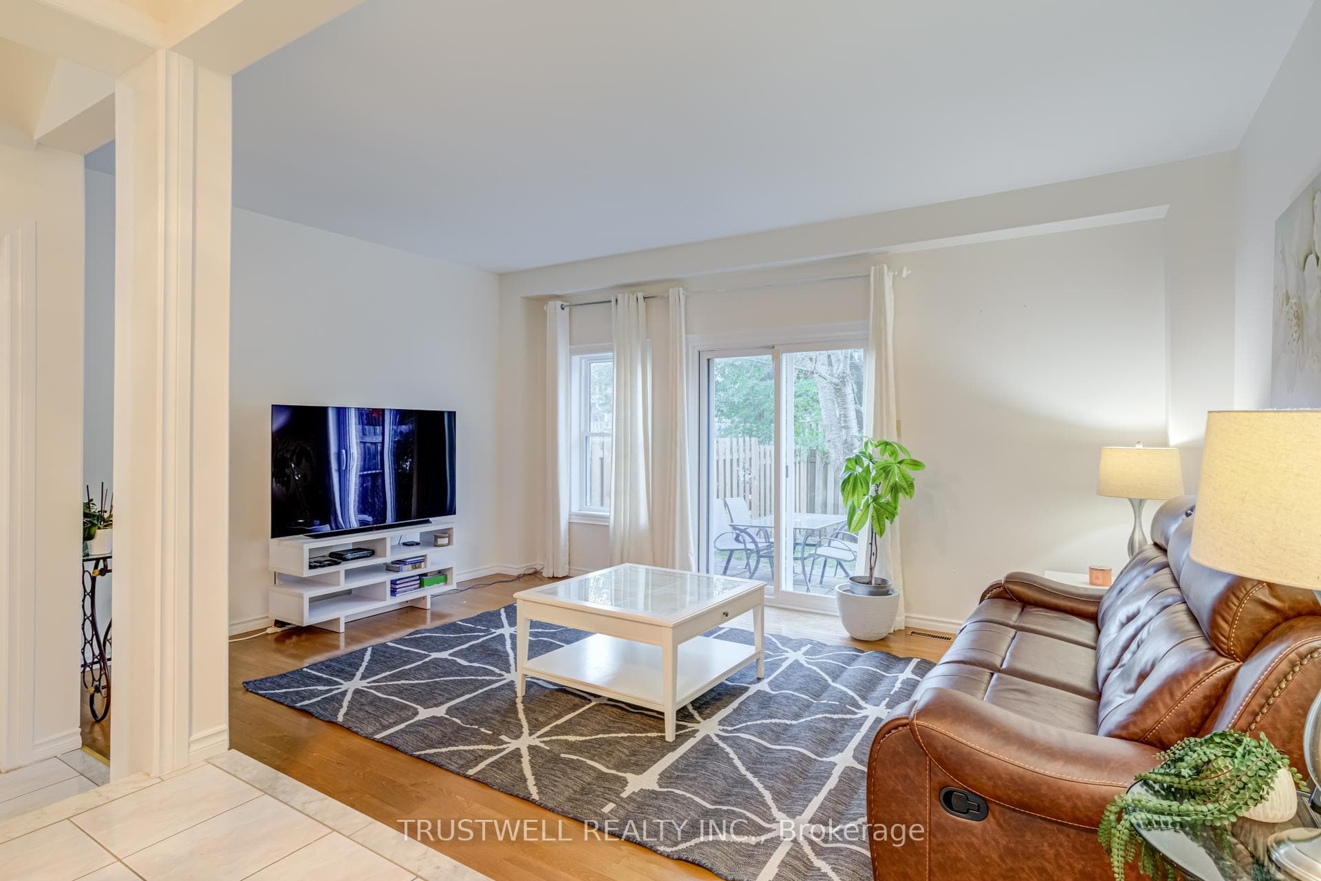 44 Caronia Square photo 5
