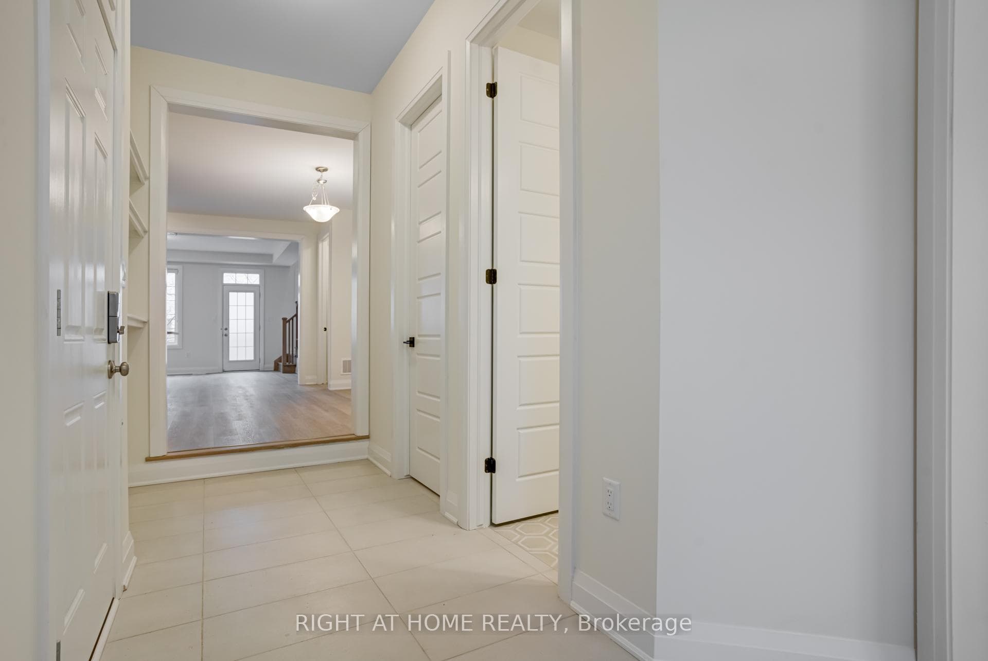 3242 Chimney Swift Crescent photo 5