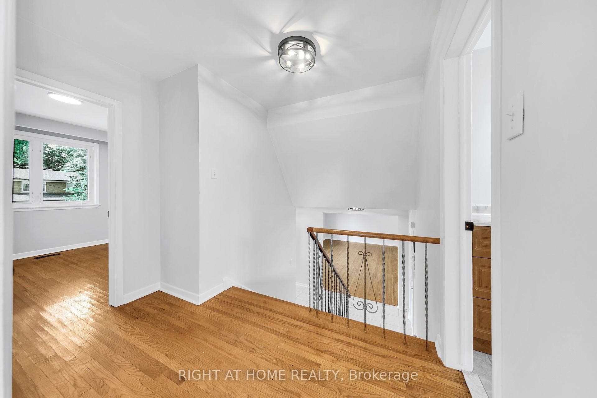88 Peckham Avenue photo 19