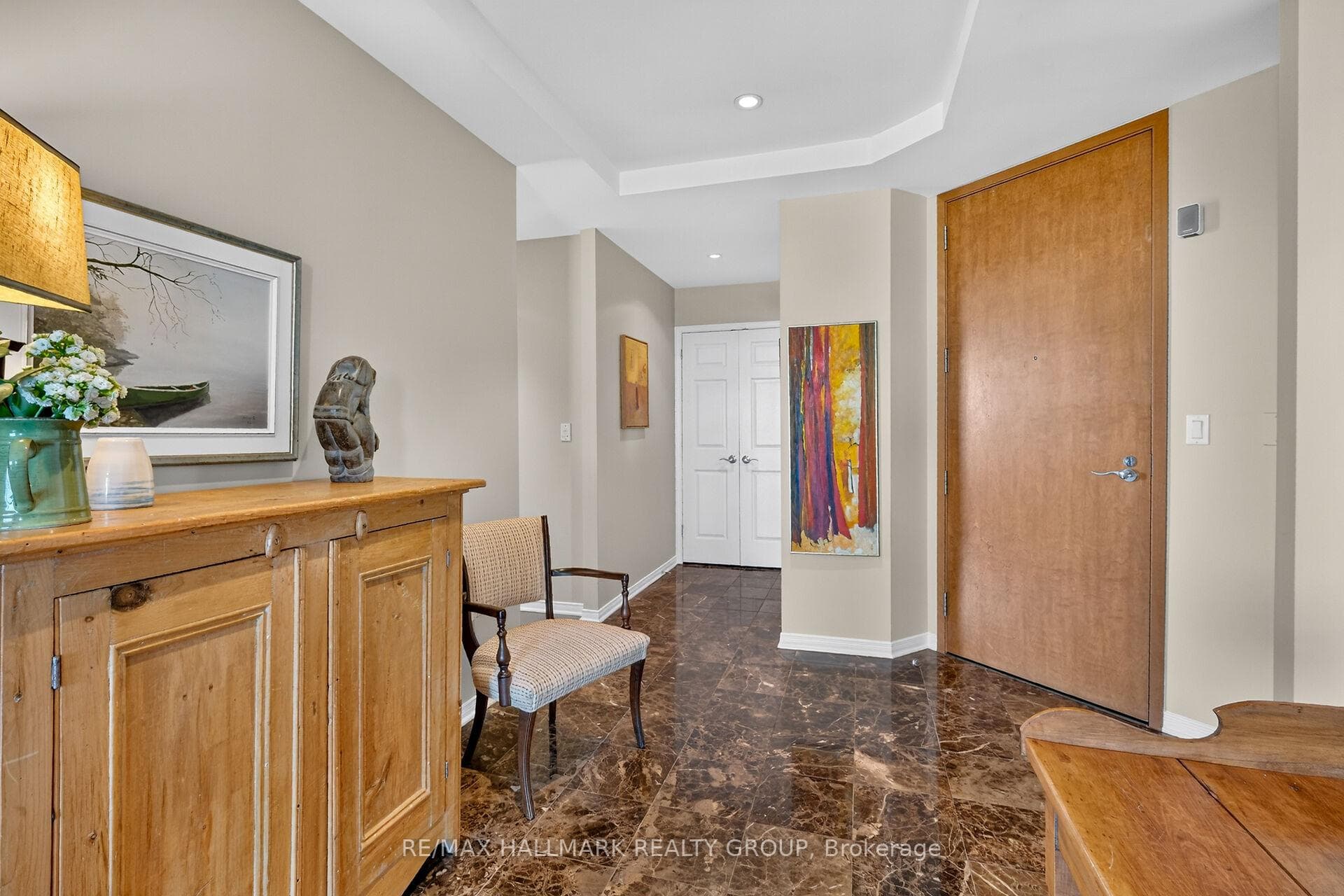 38 Metropole Private Unit 1704 photo 7