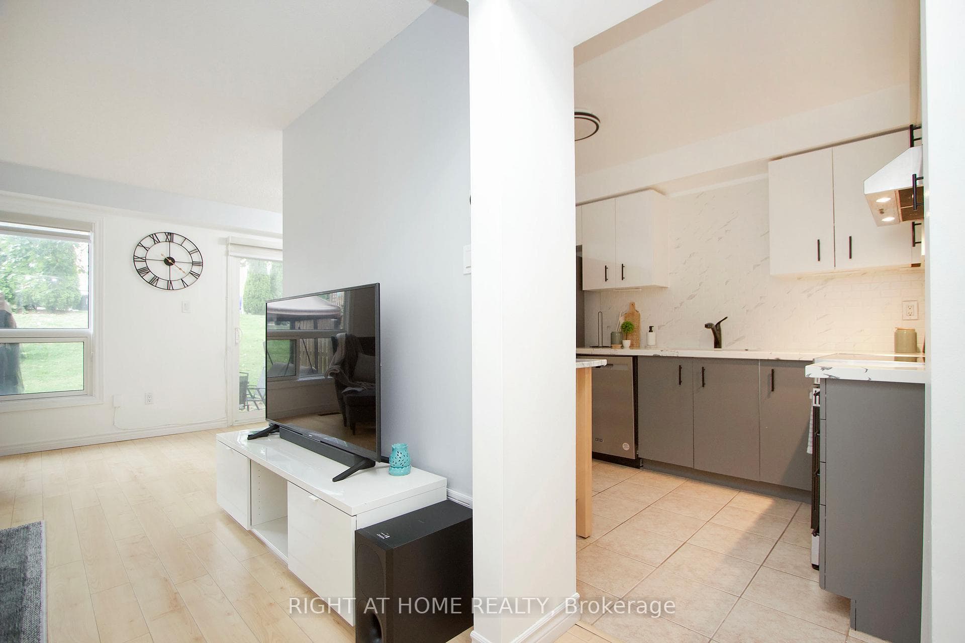 10 Bassett Boulevard Unit 204 photo 12