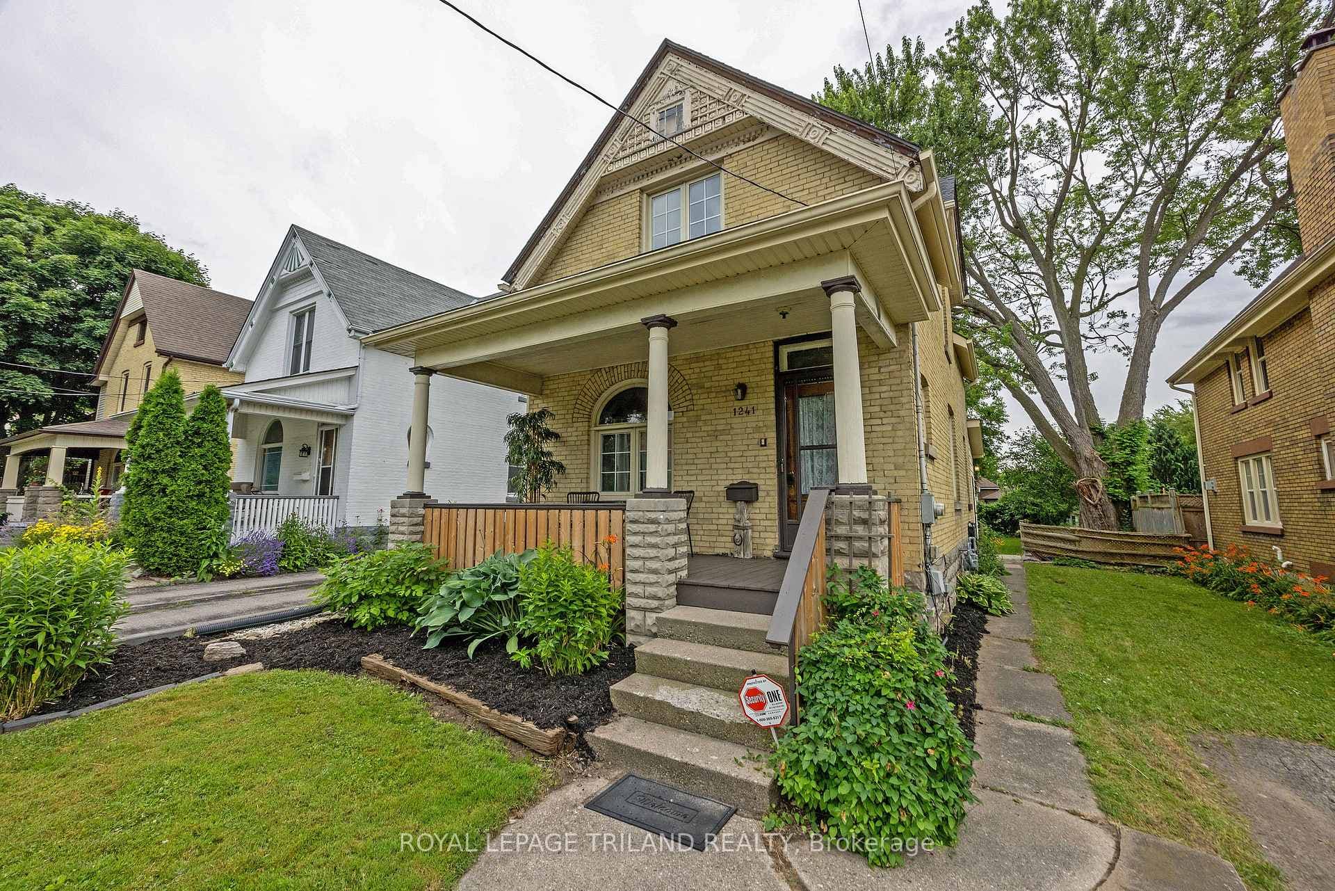 1241 King Street photo 3