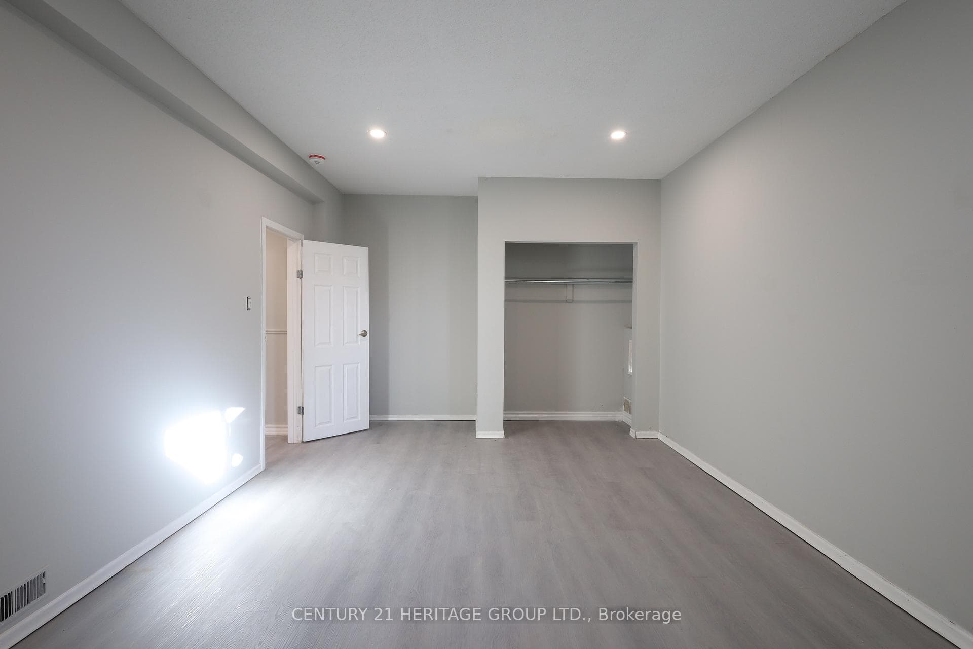 12918 Keele Street photo 30