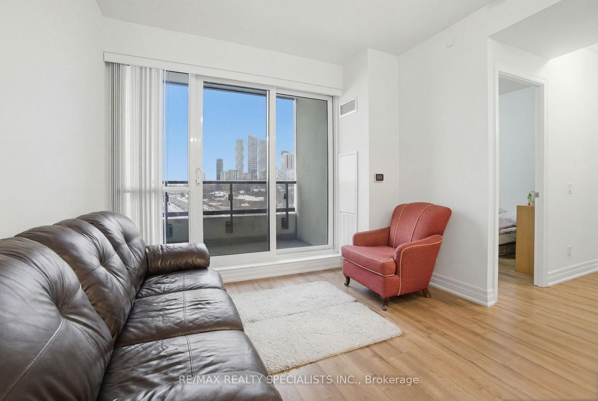 36 Elm Drive Unit 609 photo 8