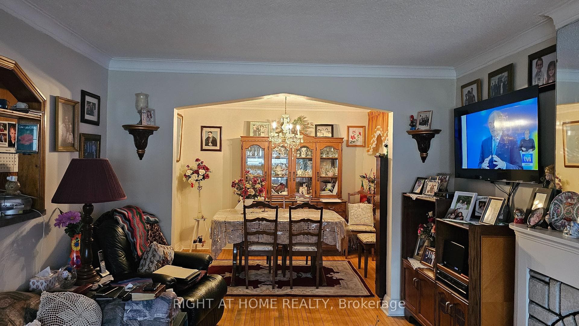 354 Kane Avenue photo 8