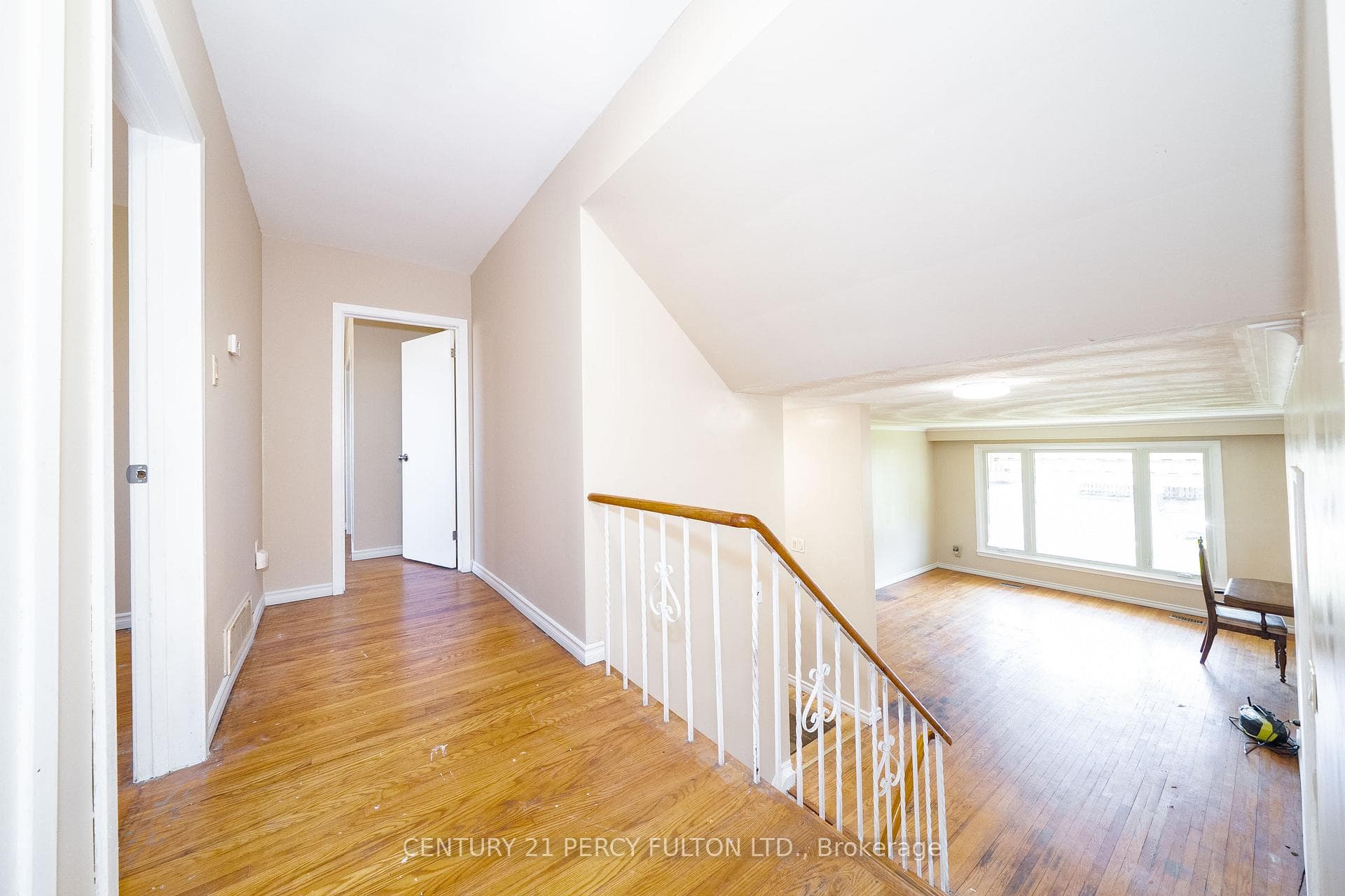 71 Weir Crescent photo 11