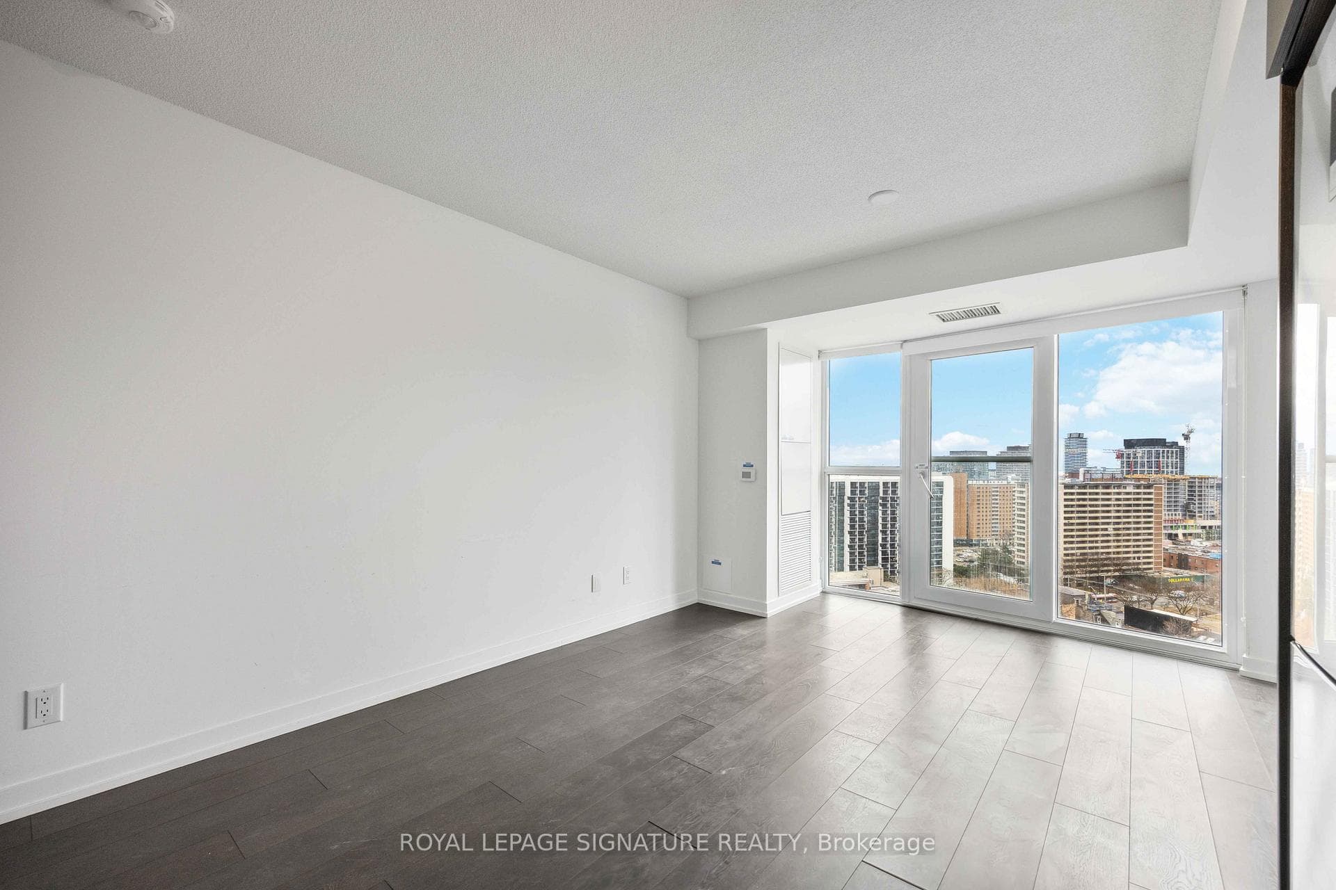 219 Dundas Street Unit 2102 photo 18