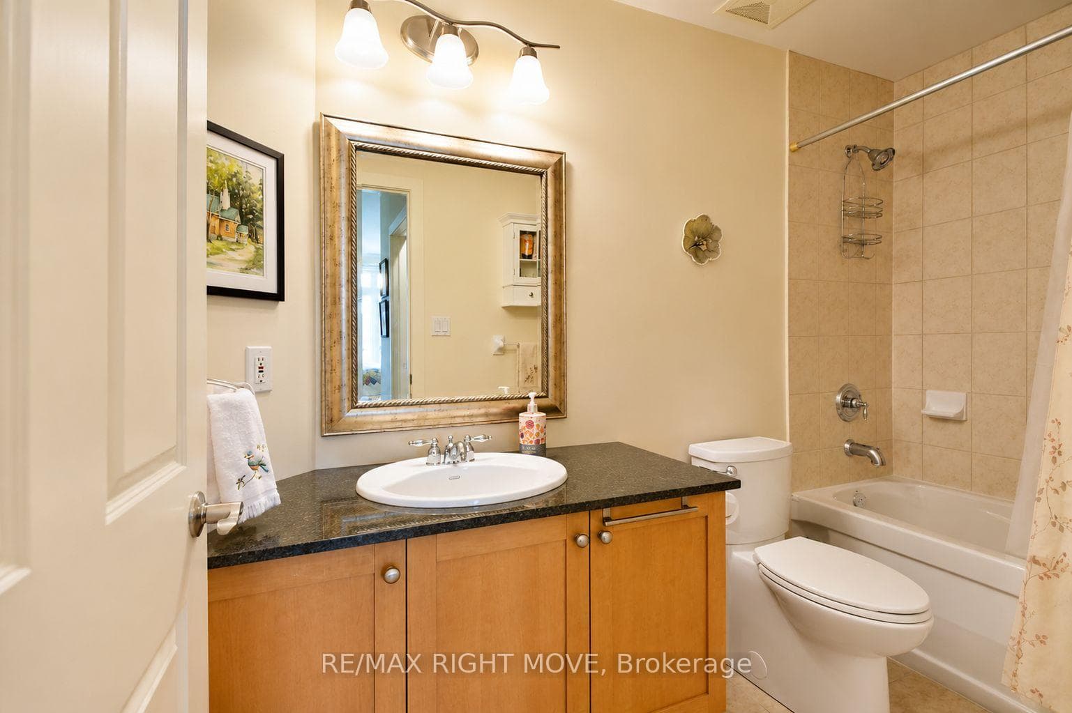Ensuite Bathroom in 2nd Bedroom