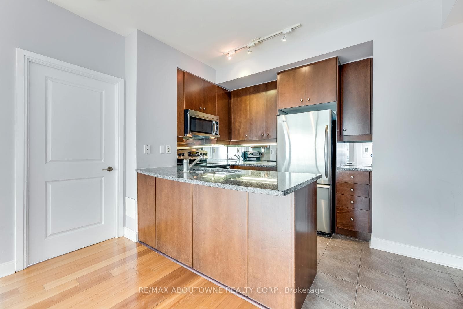 18 Yorkville Avenue Unit 3204 photo 12